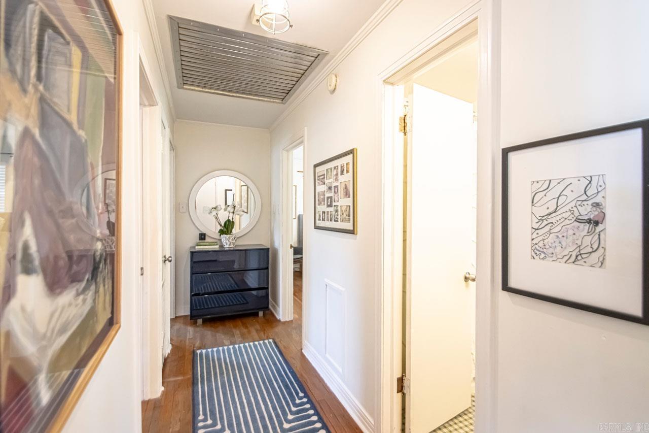 PINE MANOR - Residential