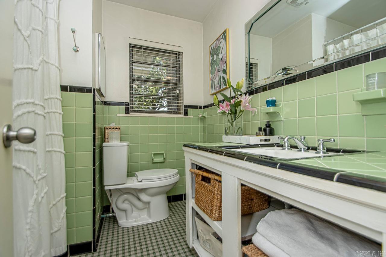 PINE MANOR - Residential