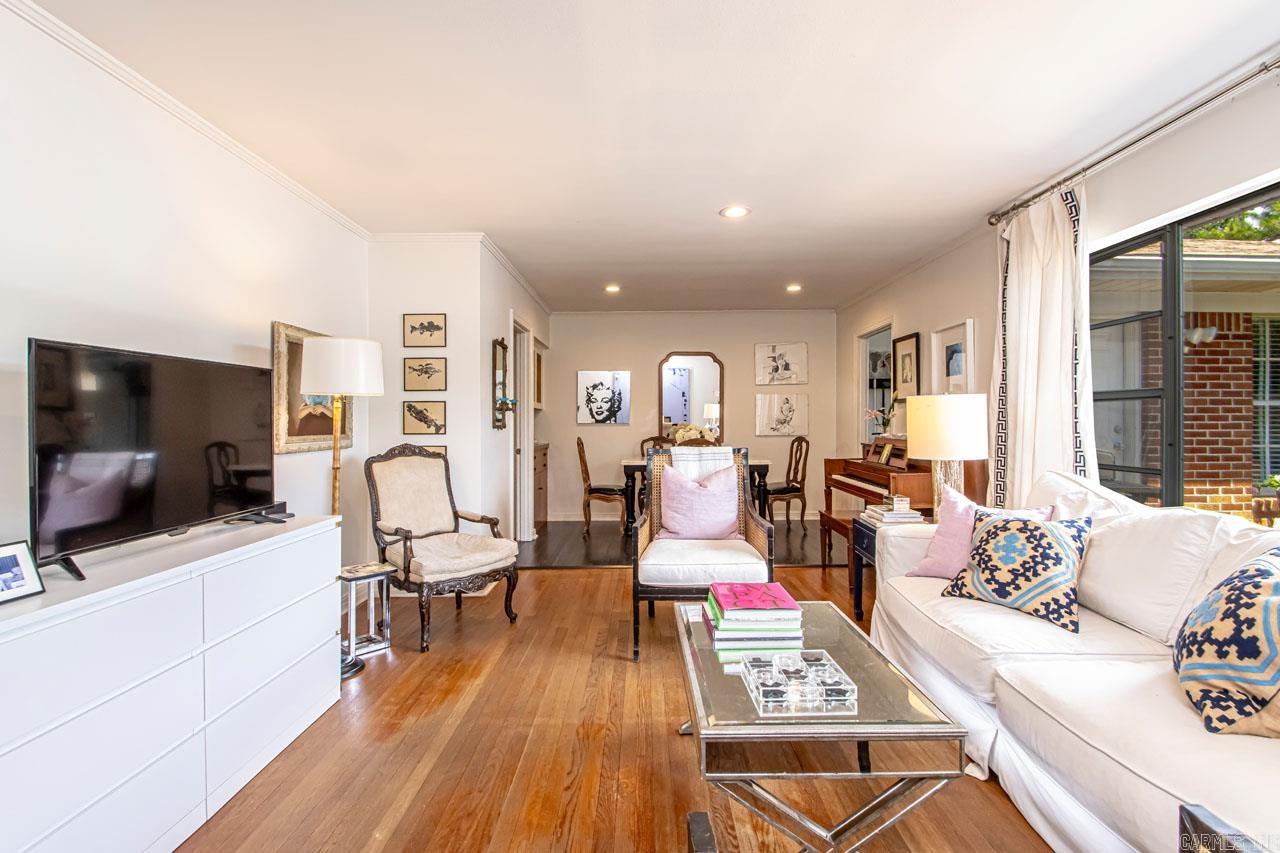 PINE MANOR - Residential