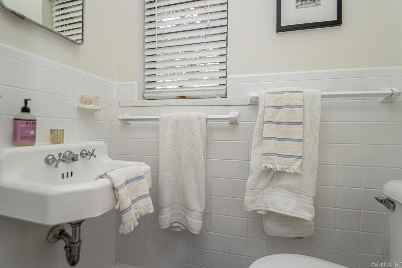 PINE MANOR - Residential