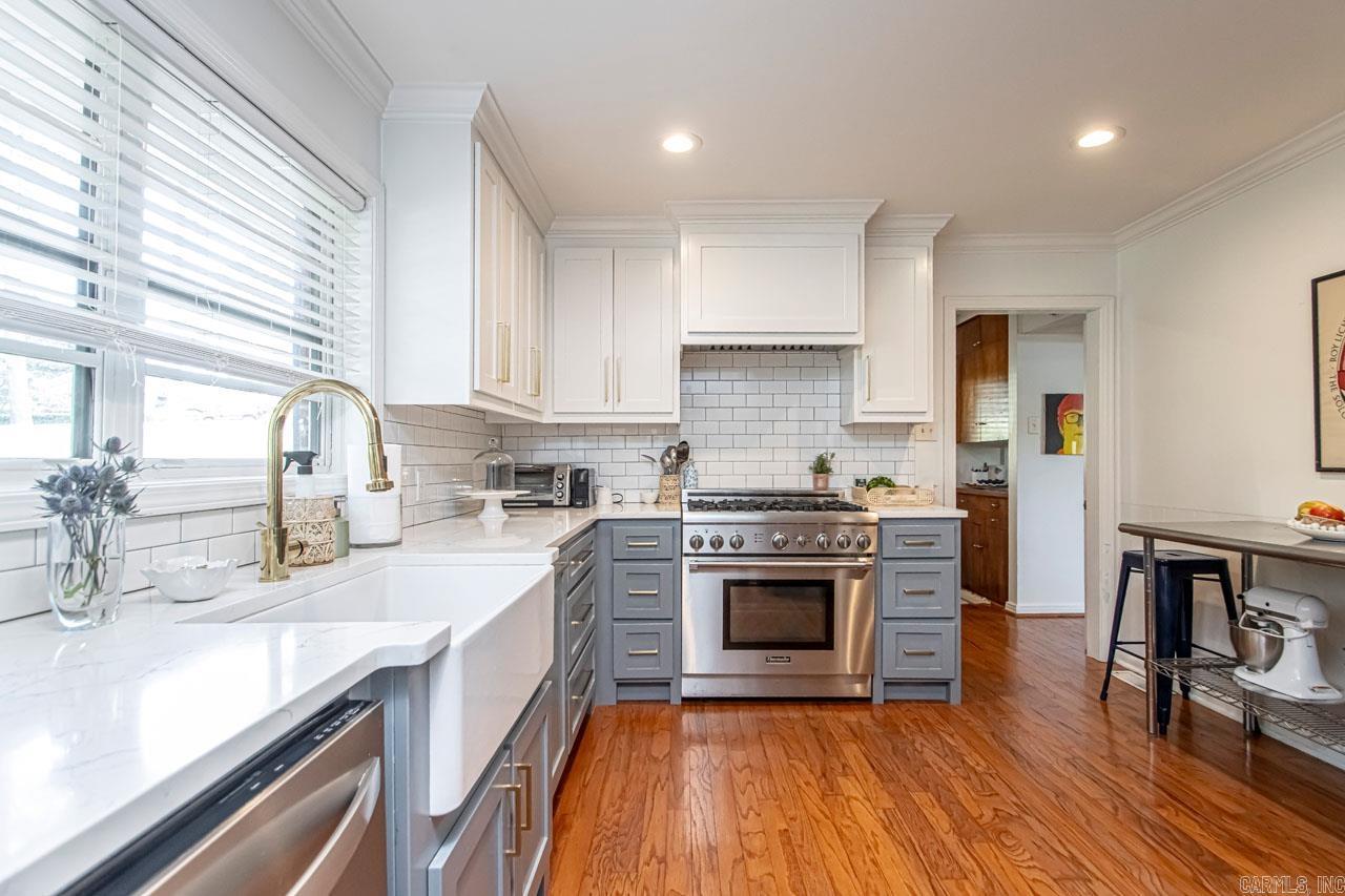 PINE MANOR - Residential