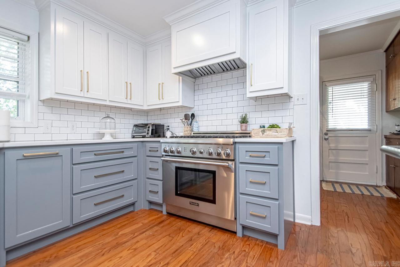 PINE MANOR - Residential