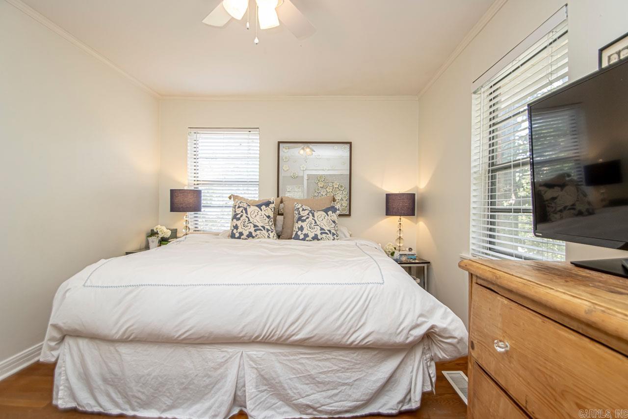 PINE MANOR - Residential