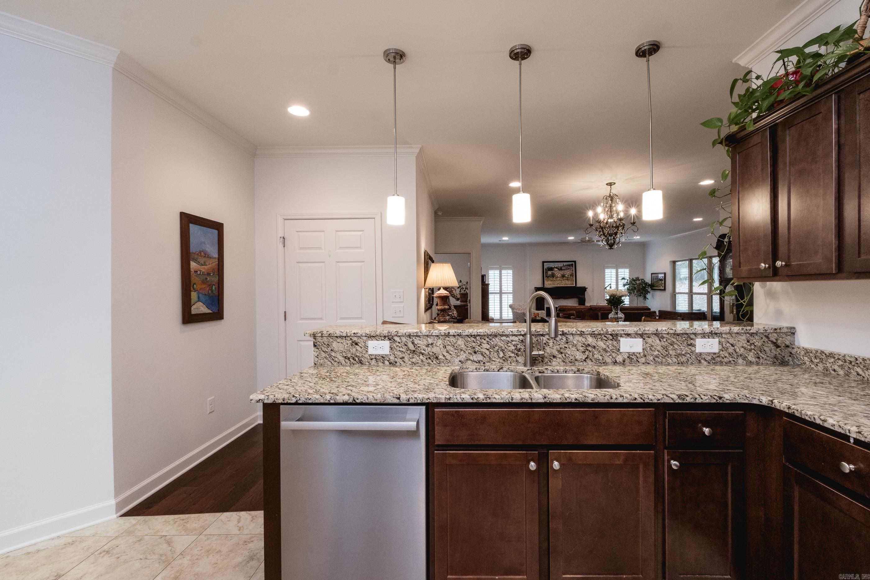 MOUNTAIN TERRACE ESTATES TOWNHOM - Residential