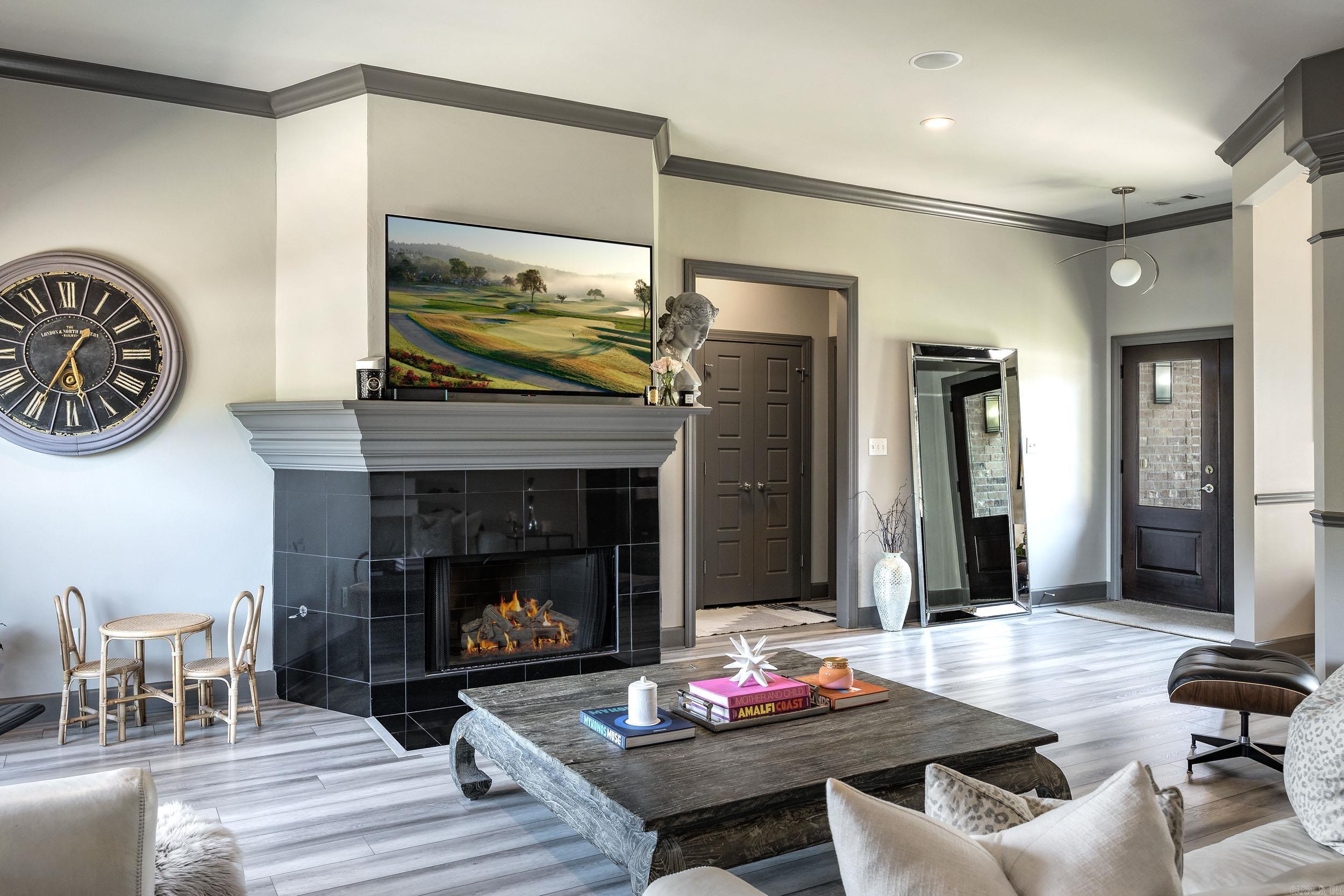 OAKBROOKE - Residential