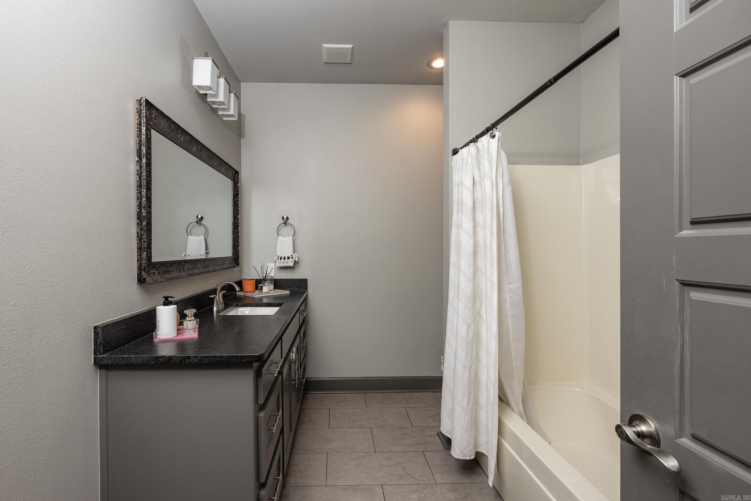 OAKBROOKE - Residential