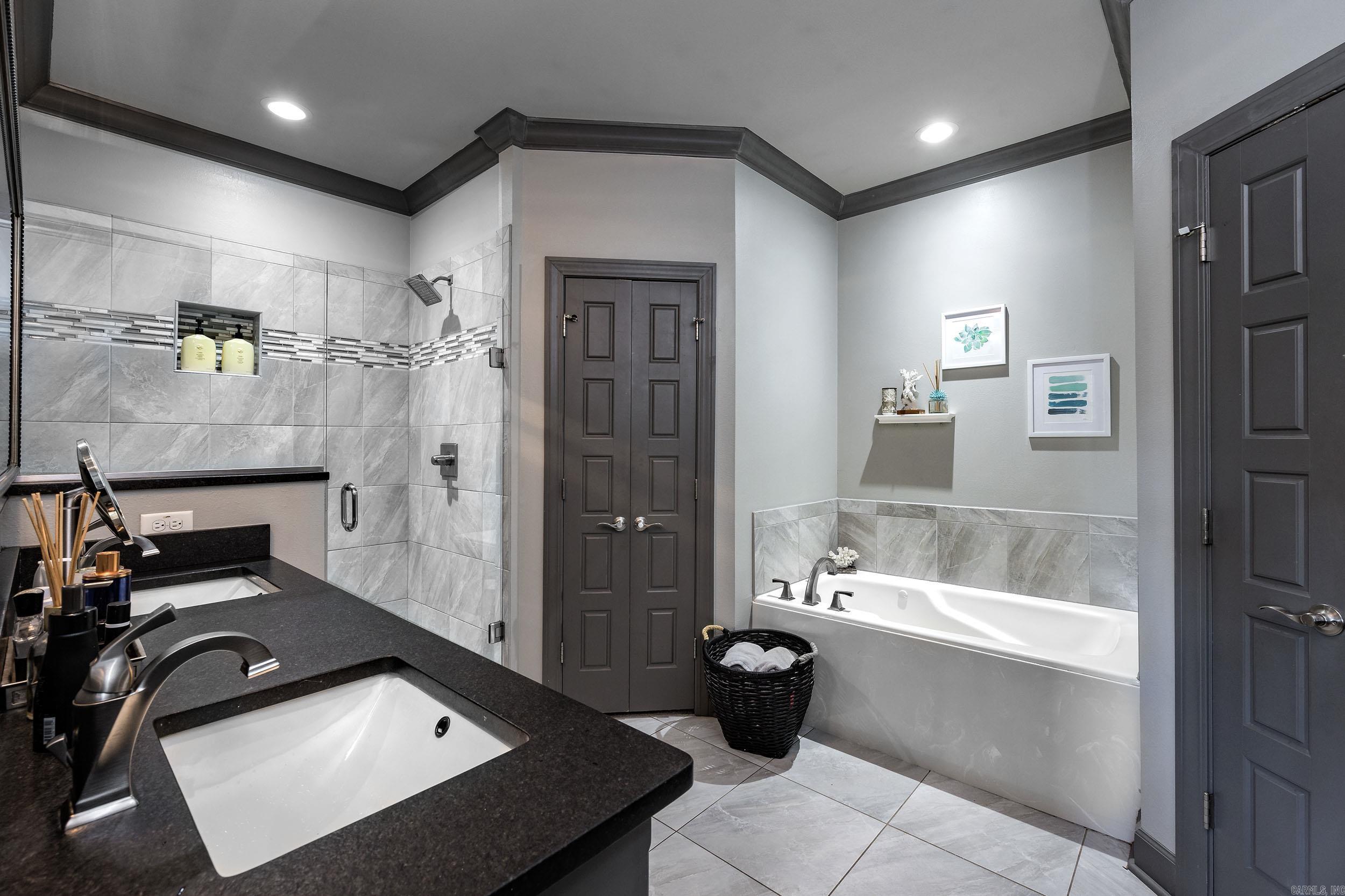 OAKBROOKE - Residential