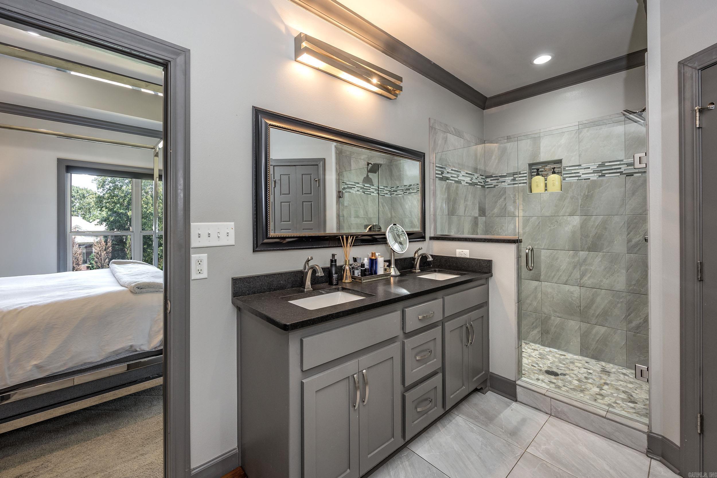 OAKBROOKE - Residential