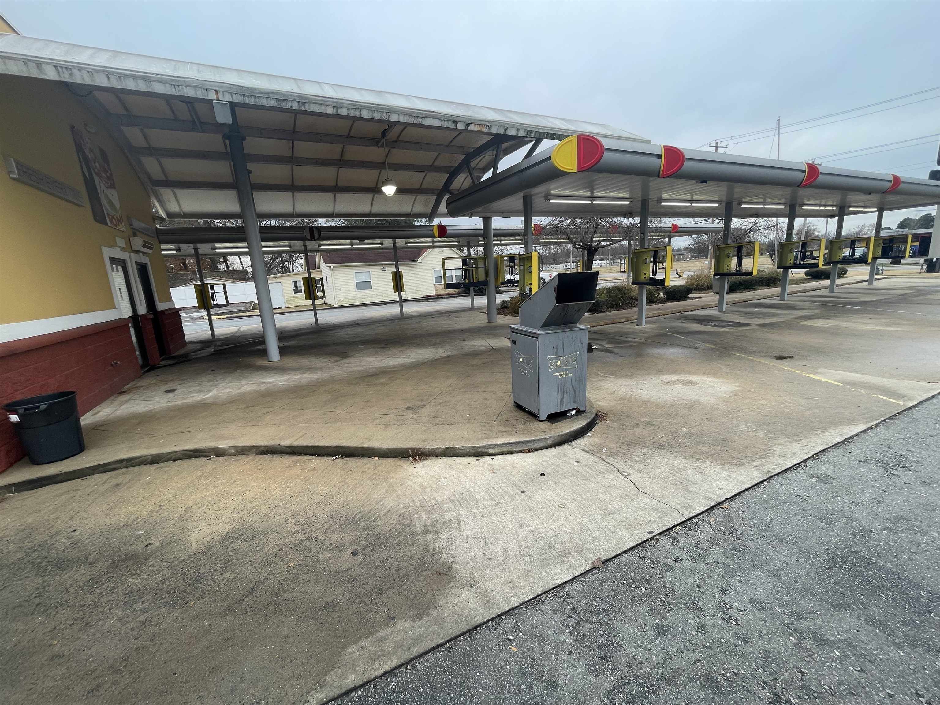 Rose City - Commercial Sale