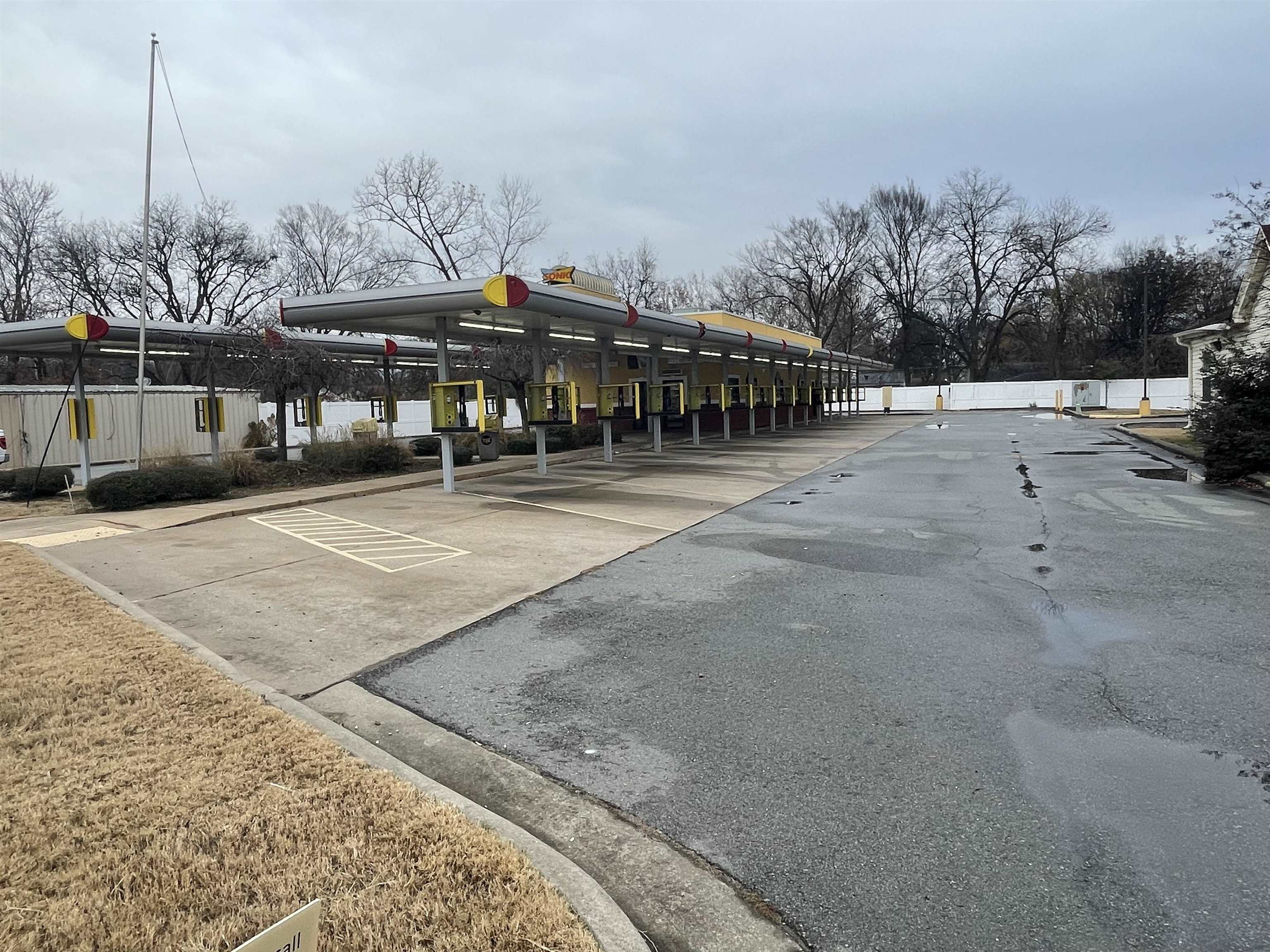 Rose City - Commercial Sale