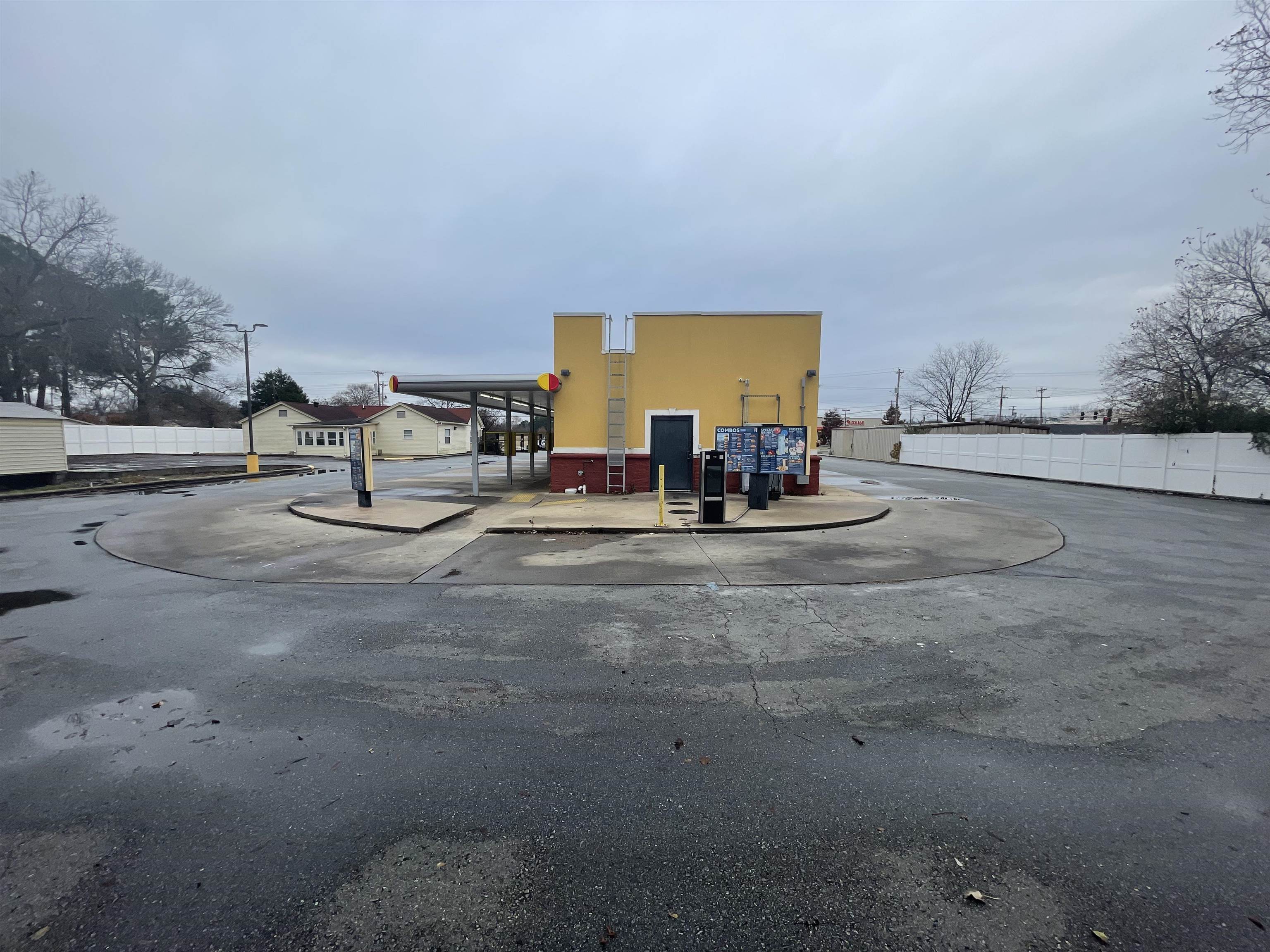 Rose City - Commercial Sale