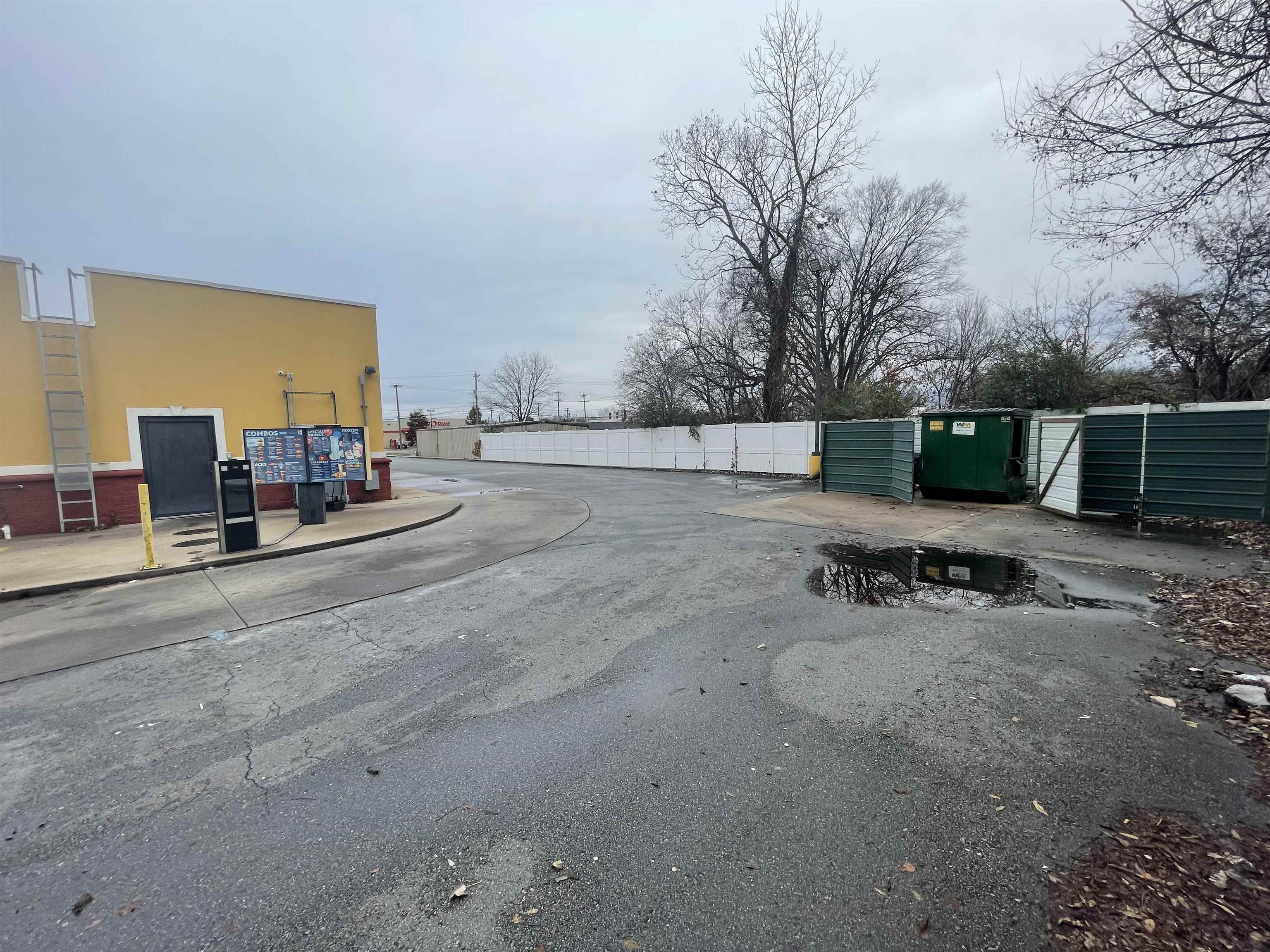 Rose City - Commercial Sale