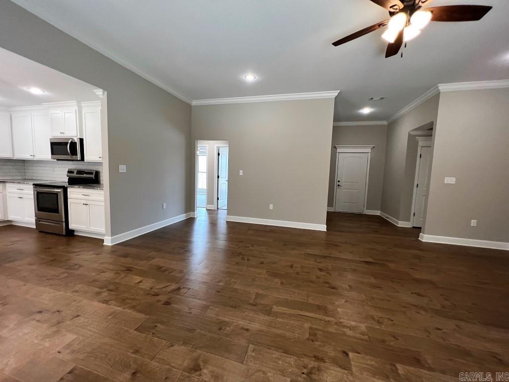 PINEWOOD ESTATES - Residential