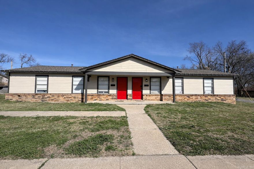 Freshly renovated duplex in the heart of North Argenta offering style, space, and convenience. Each side mirrors the other with updated wood floors throughout, granite countertops, stainless steel appliances, and spacious rooms designed for comfortable living. The layout provides a modern feel while maintaining functionality, making it perfect for both homeowners and investors. Situated at 301 N. 19th St. in North Little Rock, the property also offers multiple parking spaces and easy access to downtown, restaurants, and entertainment, placing you right in the middle of one of the area’s most vibrant and growing districts. This property is tenant occupied. Please allow 48 hrs. Seller has additional properties available—please inquire for more details. Property is tenant occupied. Photos are enhanced by AI for decluttering purposes only. Video walk through available upon request. **Agents See Remarks**