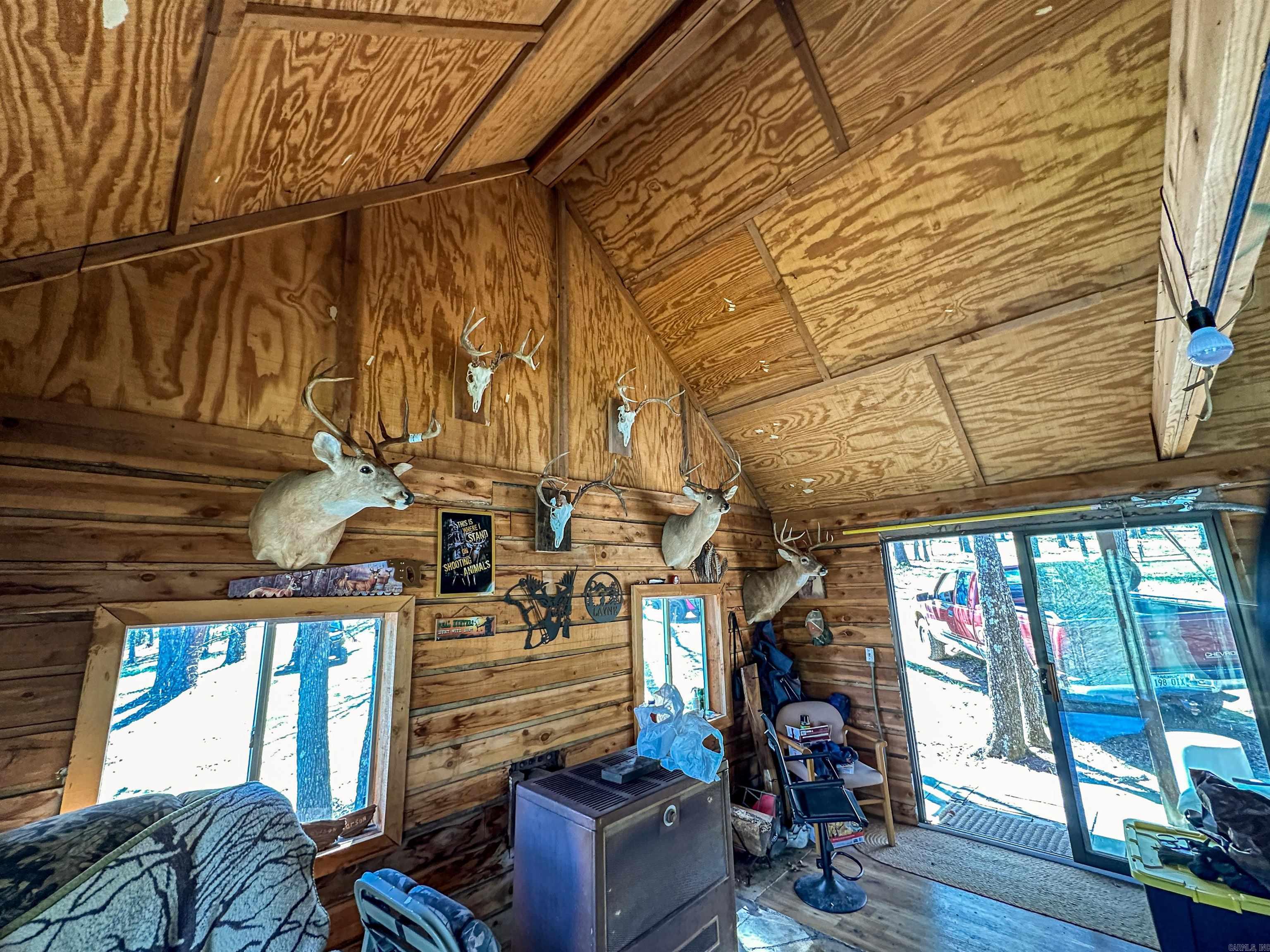 Metes & Bounds - Land