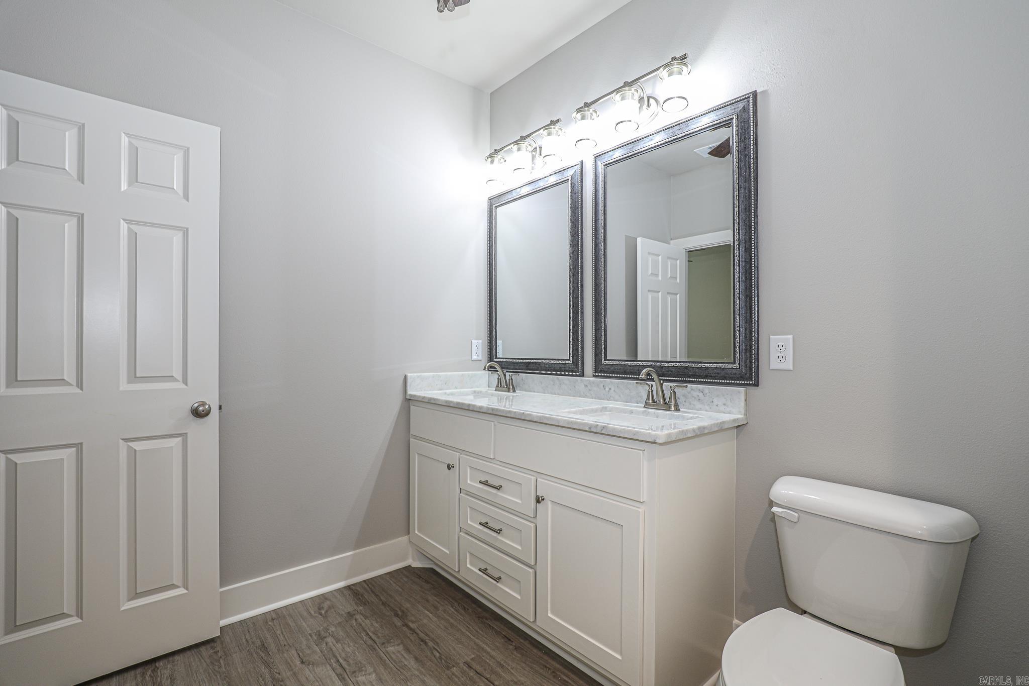 BENJAMIN GROVE - Residential