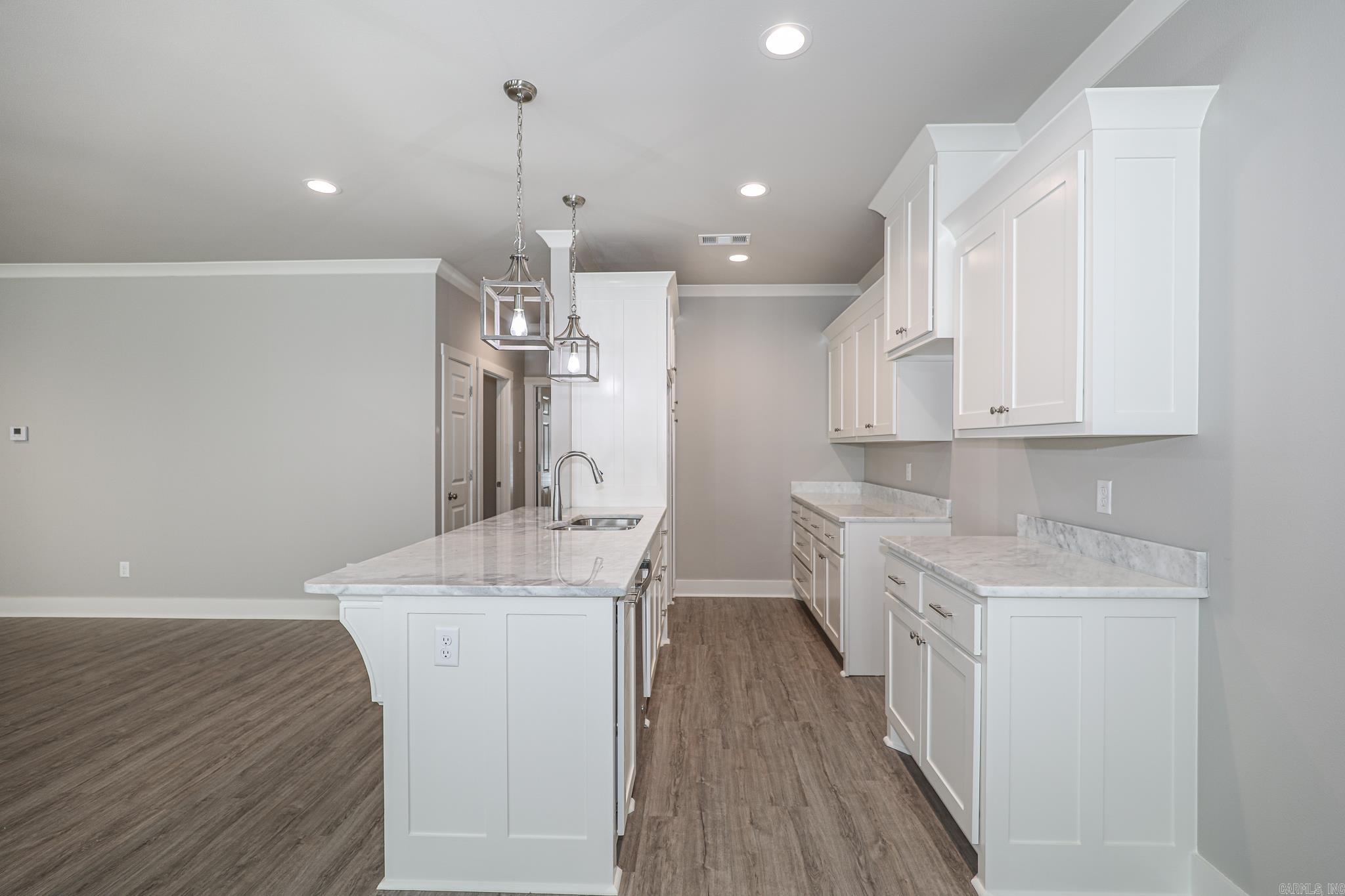 BENJAMIN GROVE - Residential