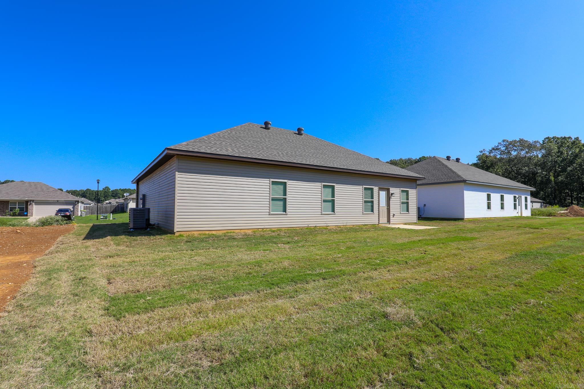 BENJAMIN GROVE - Residential