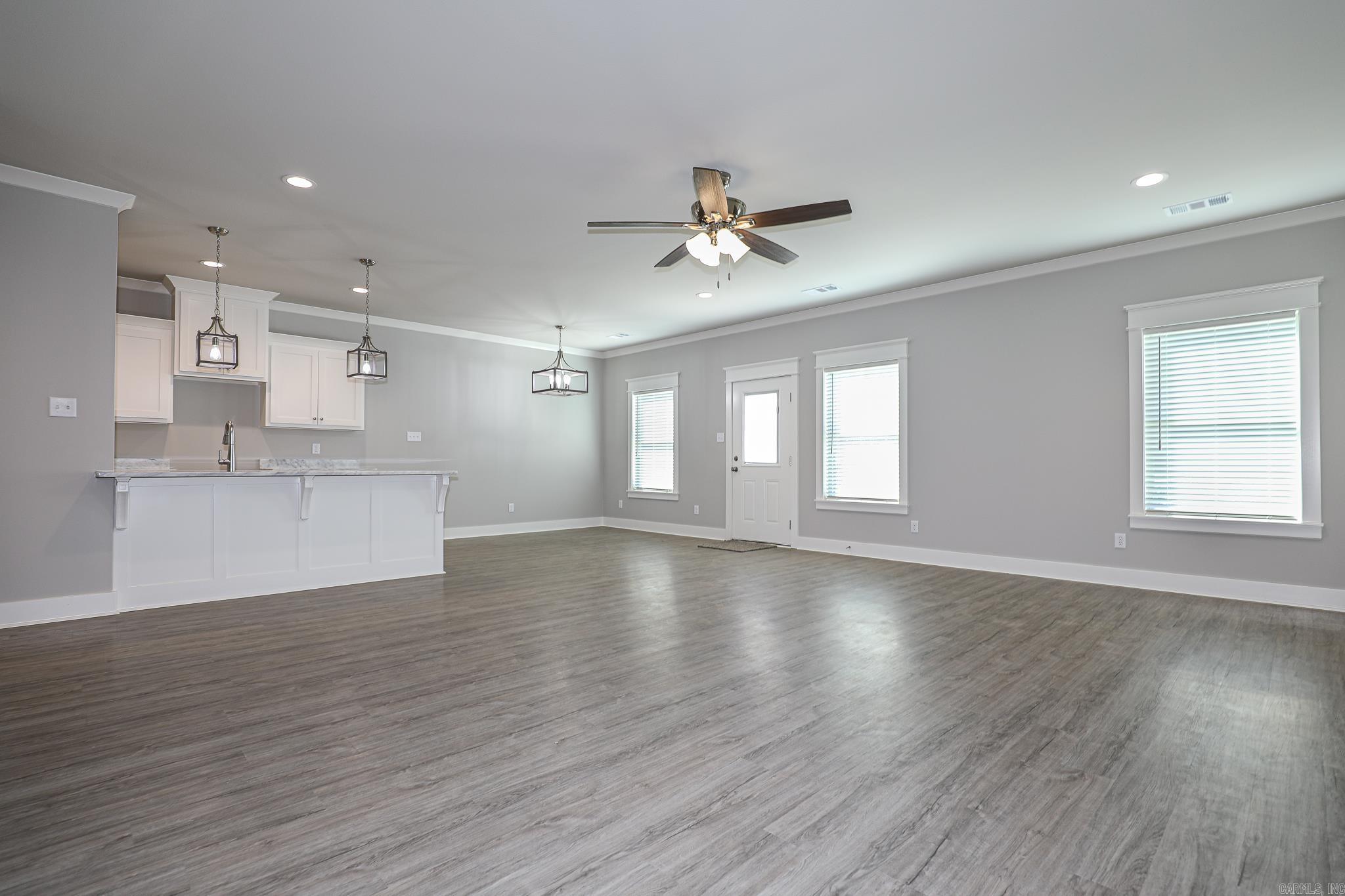 BENJAMIN GROVE - Residential