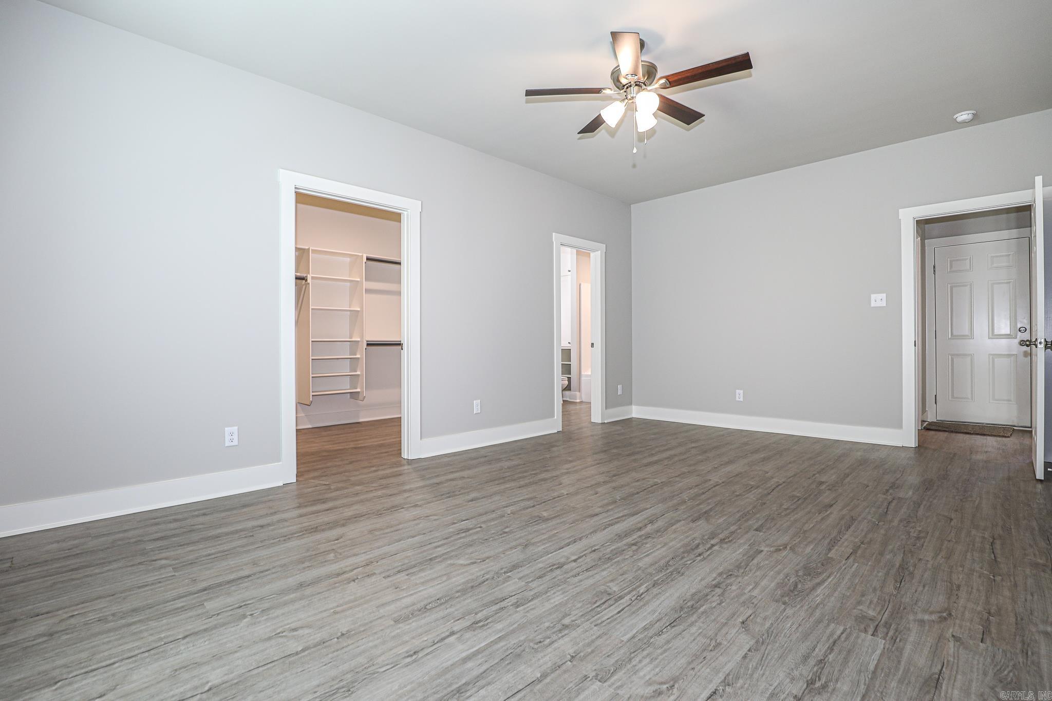 BENJAMIN GROVE - Residential