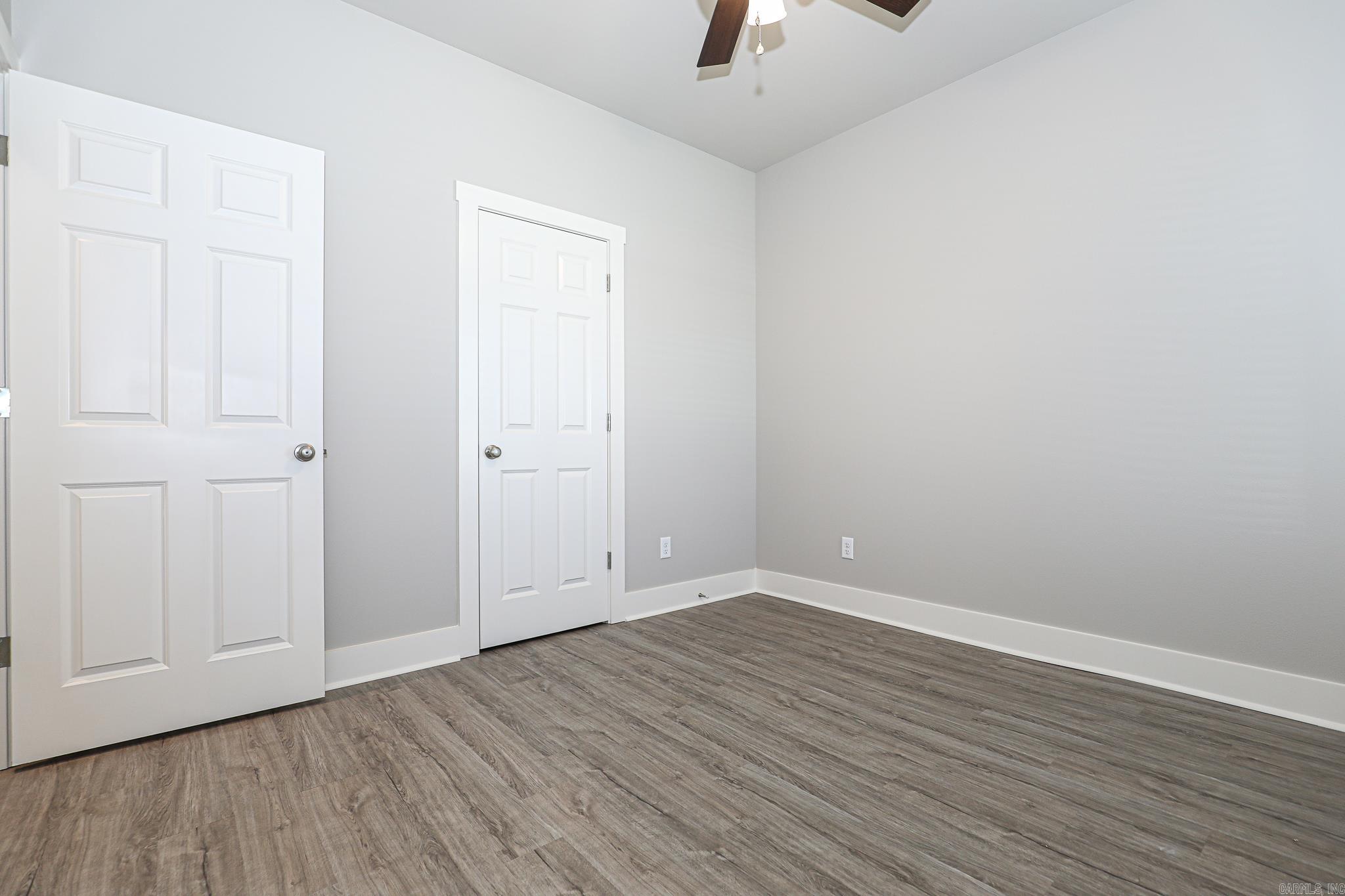 BENJAMIN GROVE - Residential