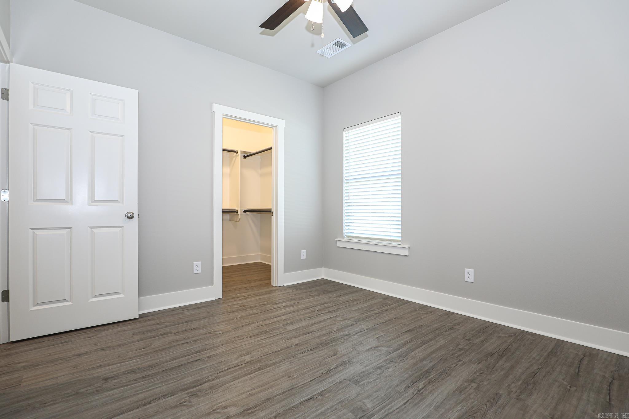 BENJAMIN GROVE - Residential