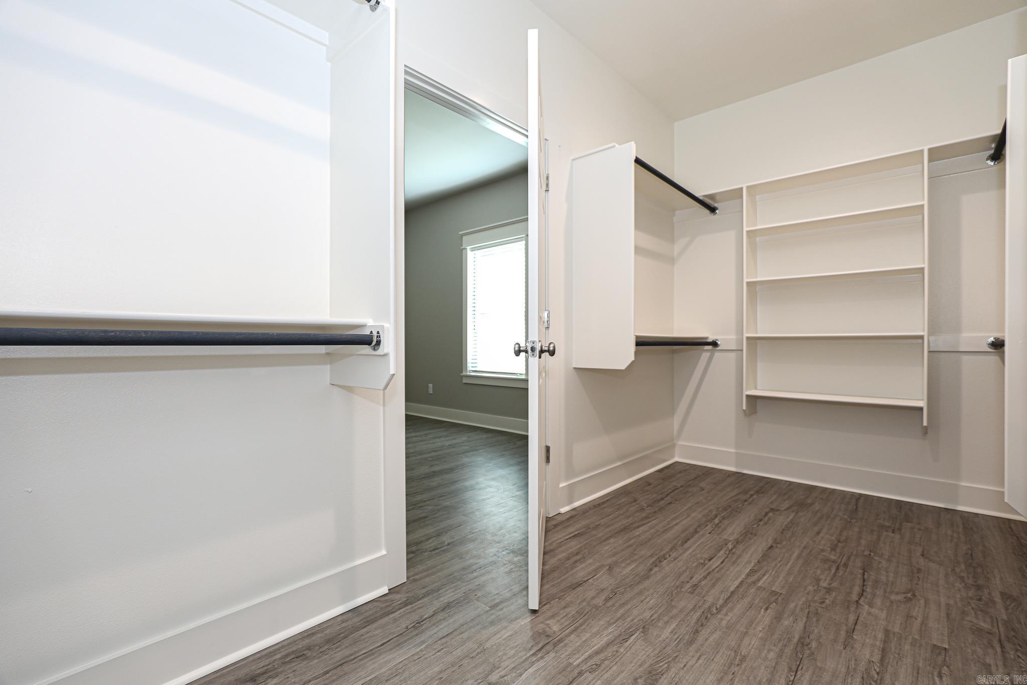 BENJAMIN GROVE - Residential