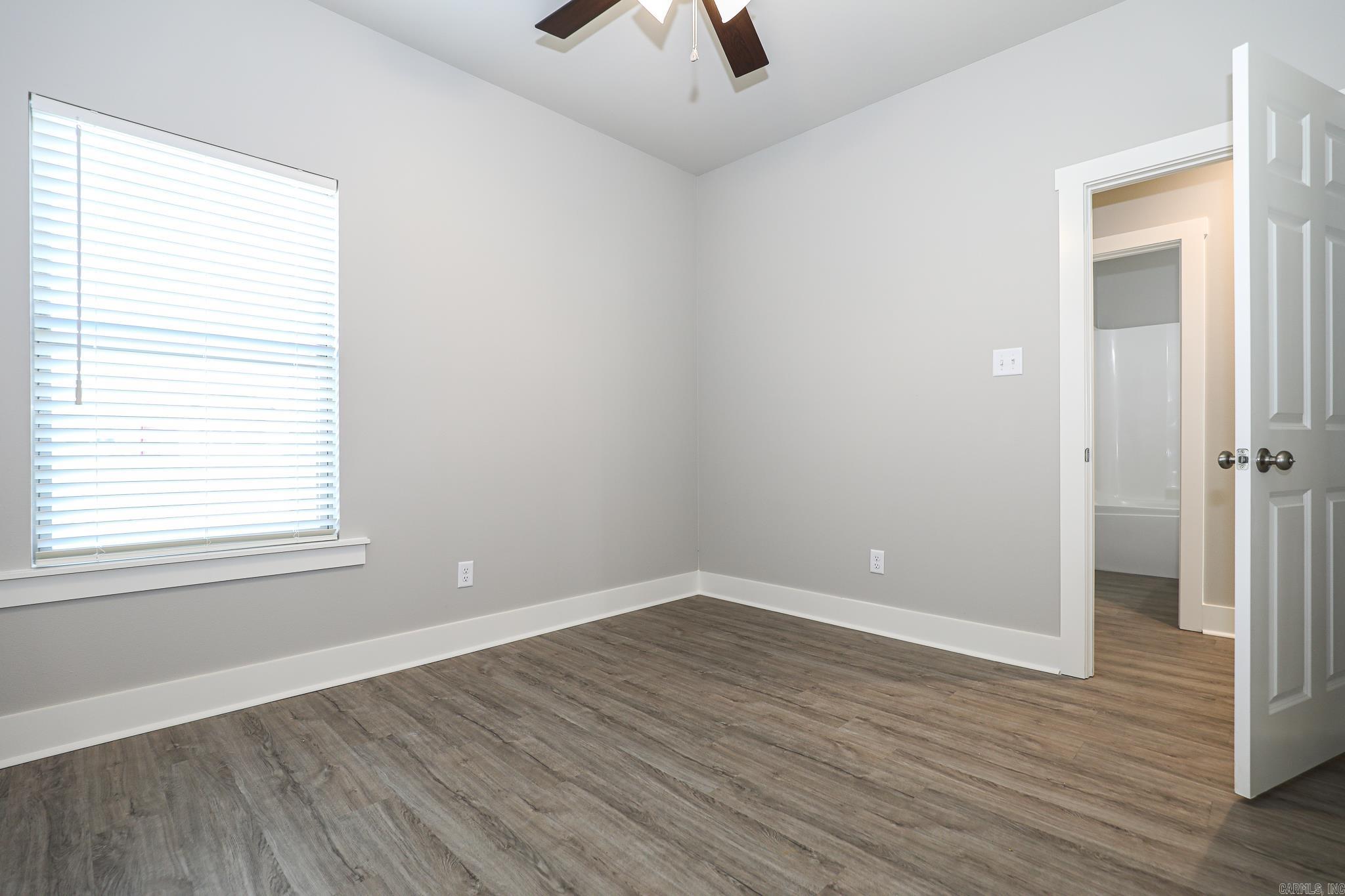 BENJAMIN GROVE - Residential