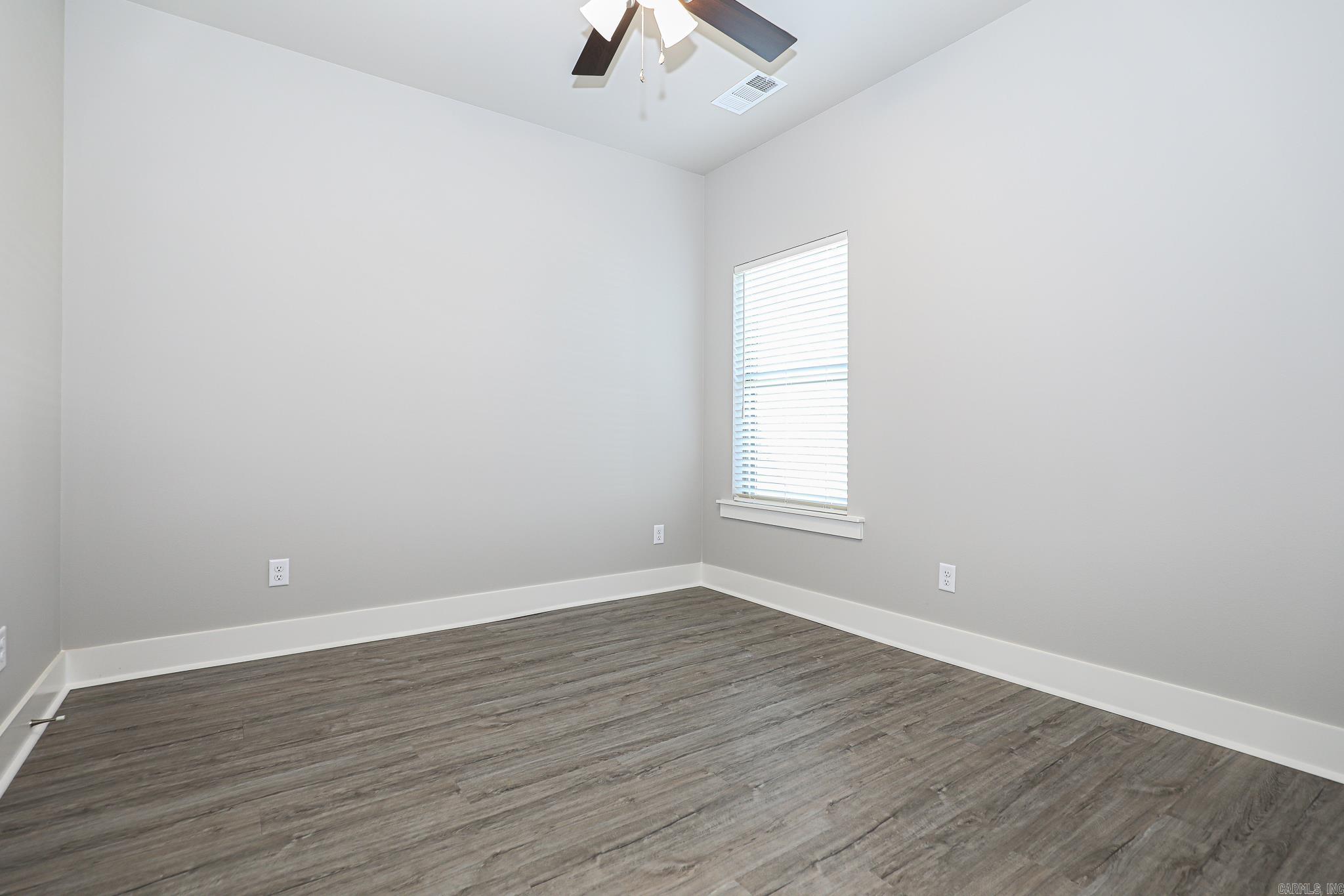 BENJAMIN GROVE - Residential