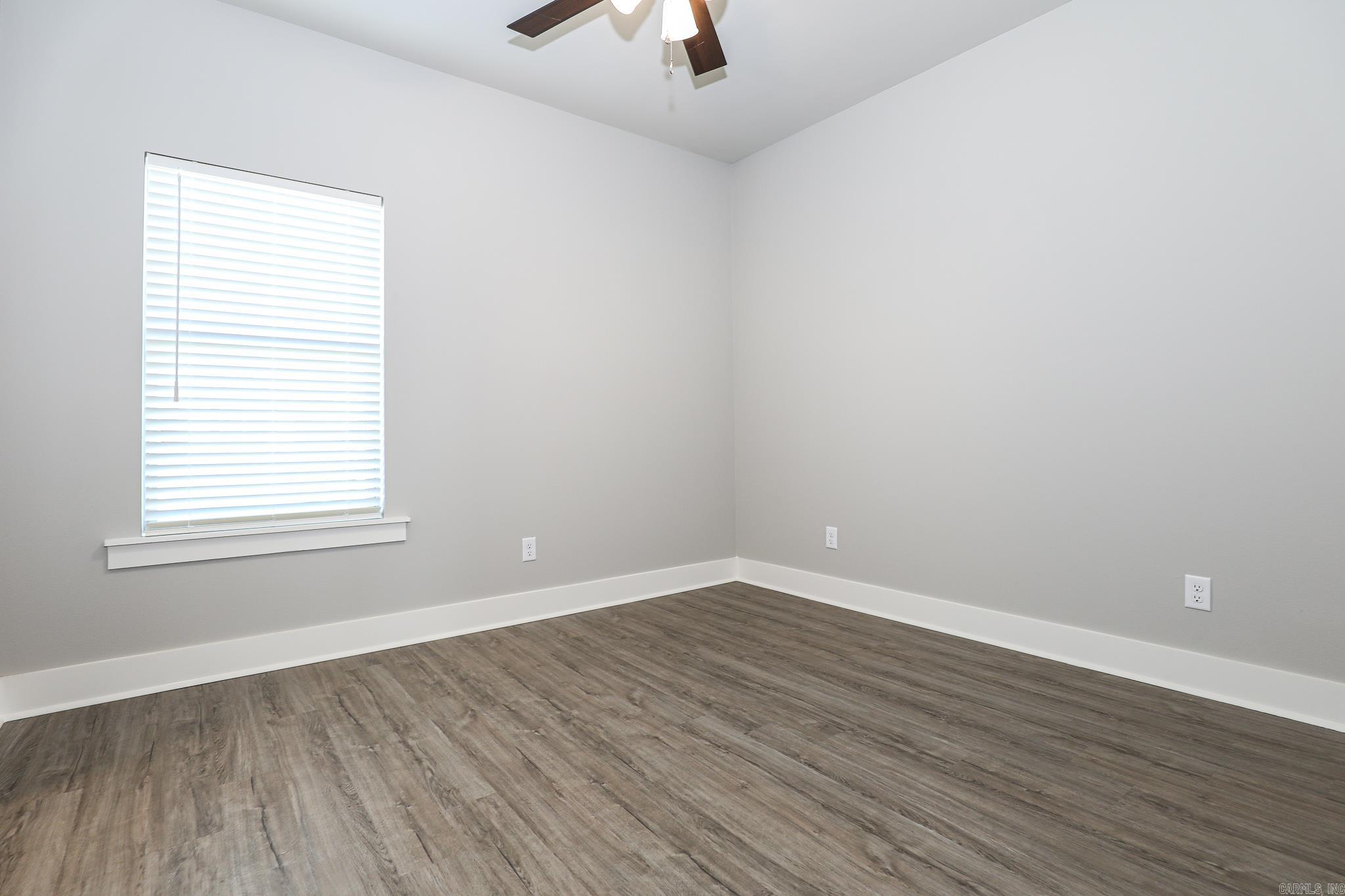 BENJAMIN GROVE - Residential