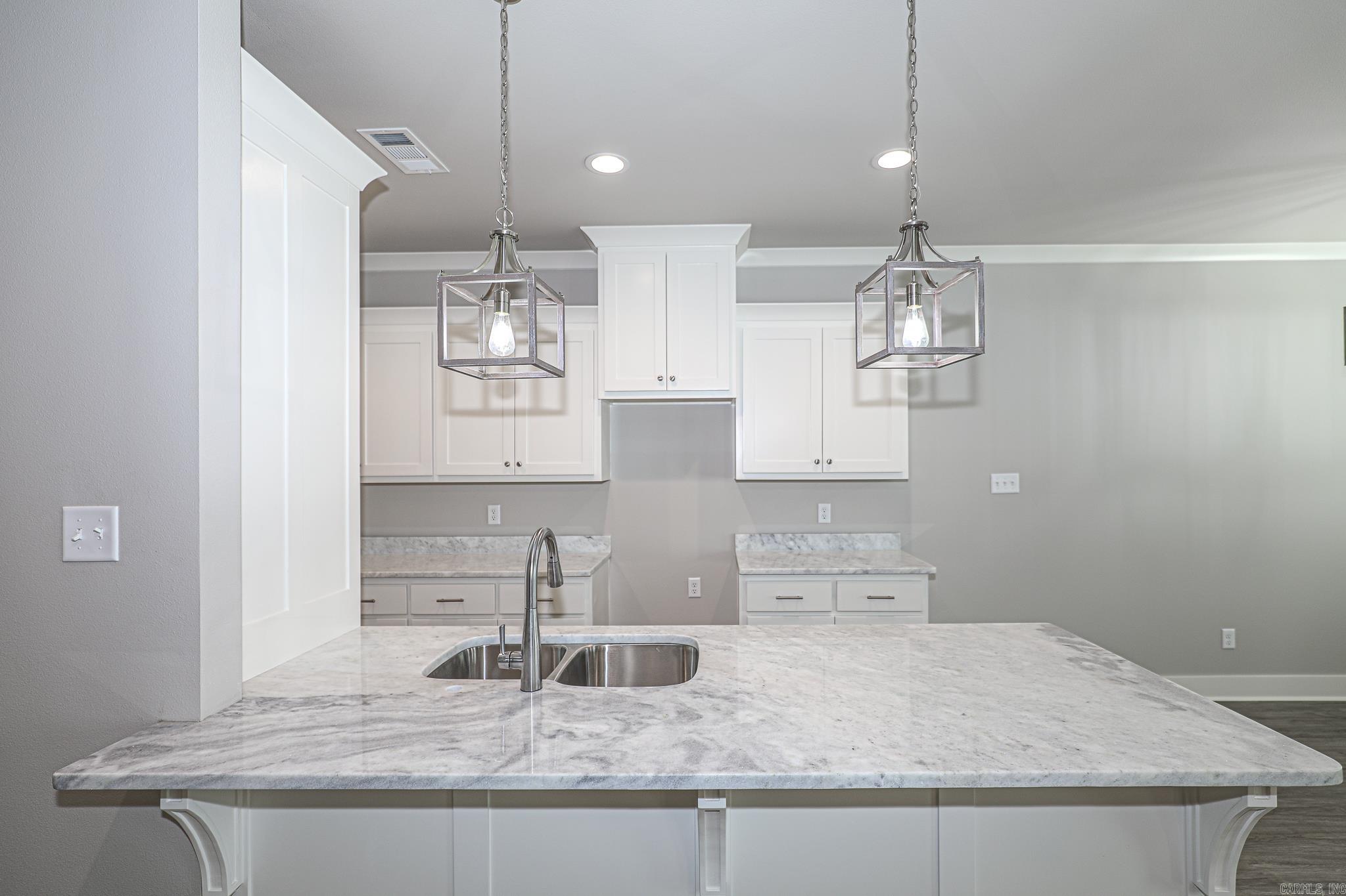 BENJAMIN GROVE - Residential