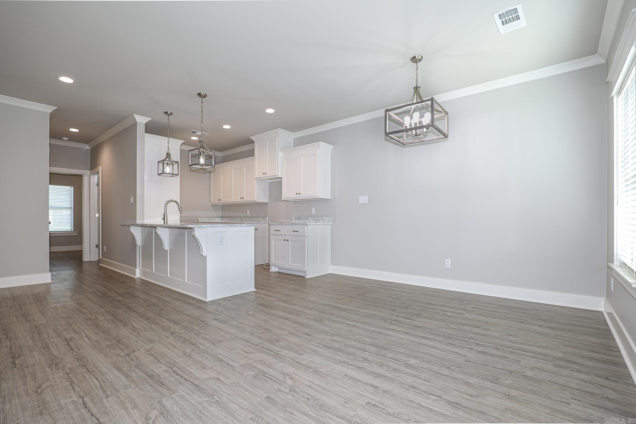 BENJAMIN GROVE - Residential