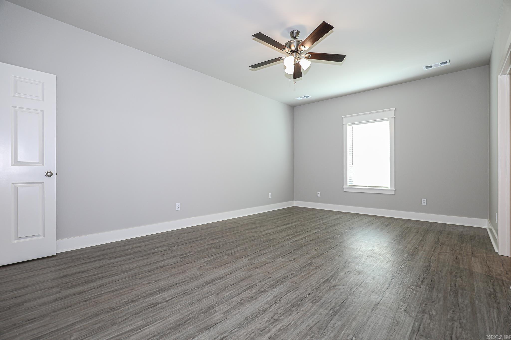 BENJAMIN GROVE - Residential