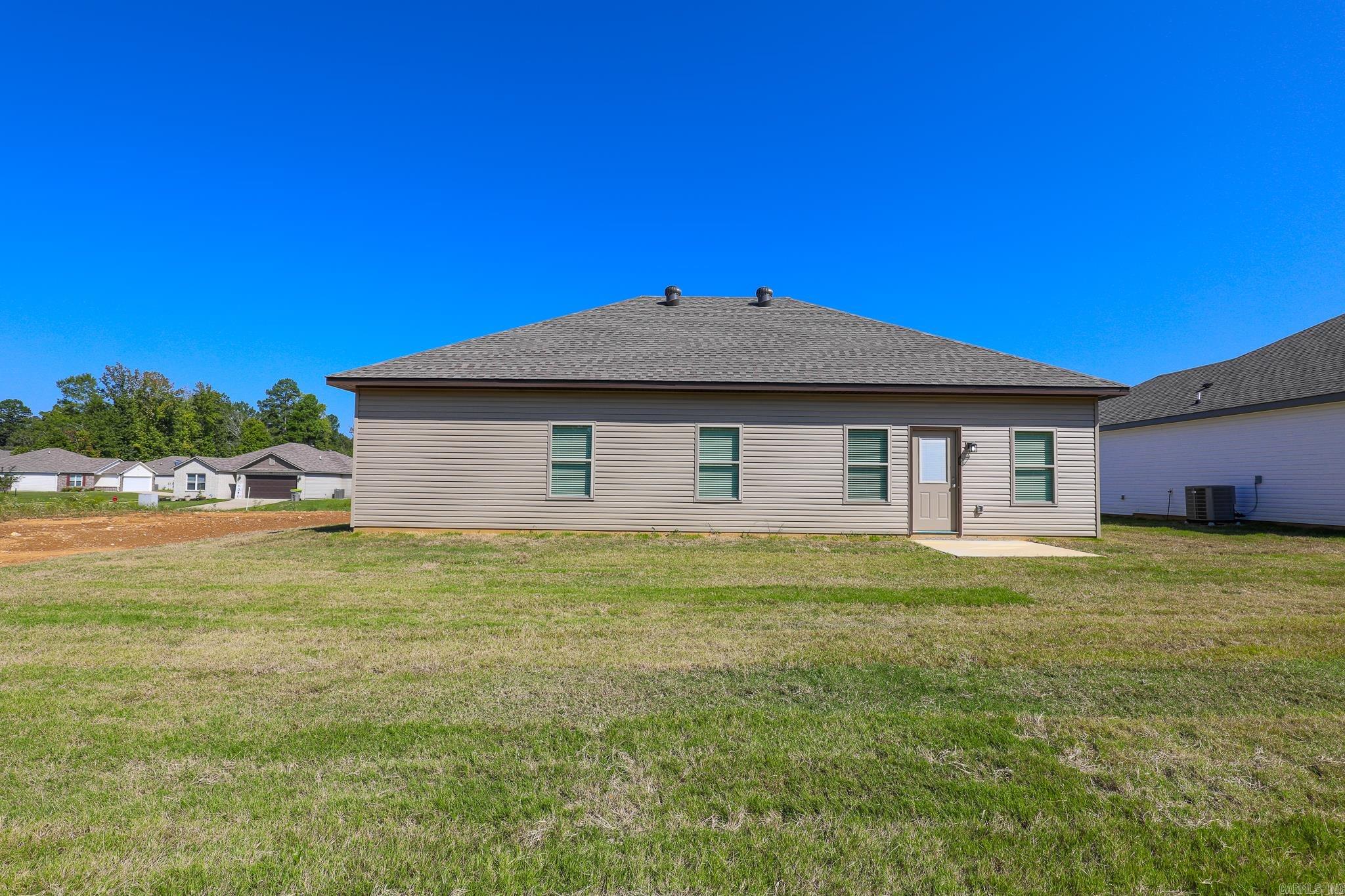 BENJAMIN GROVE - Residential