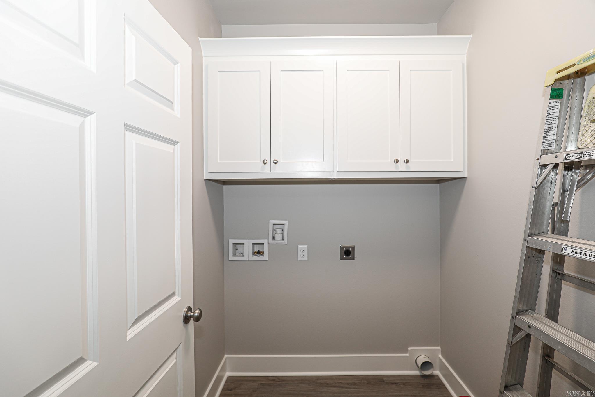 BENJAMIN GROVE - Residential