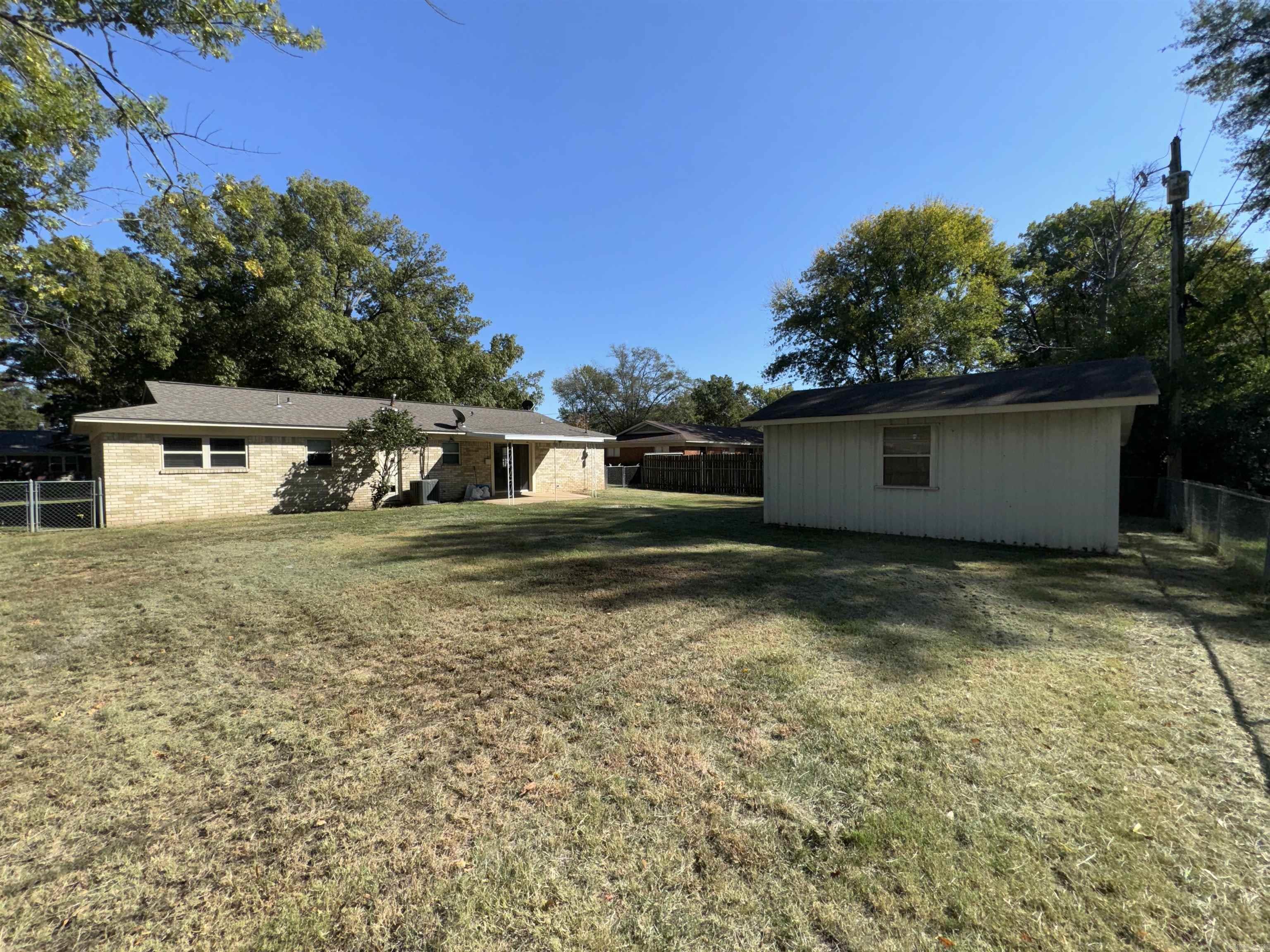 OAK PARK INSIDE - Residential