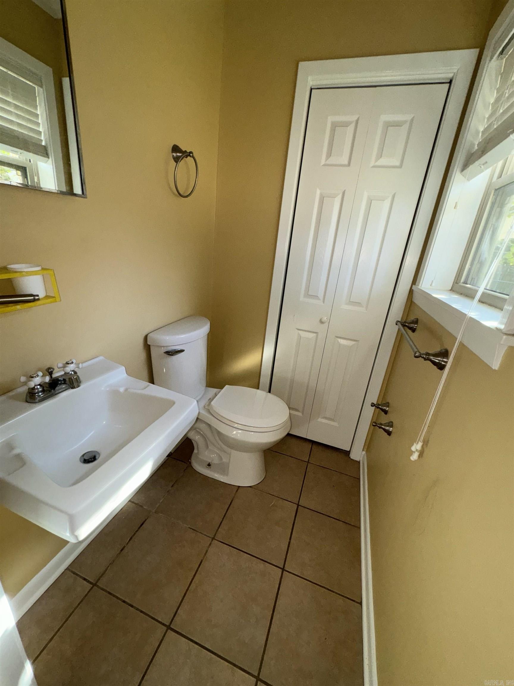 OAK PARK INSIDE - Residential