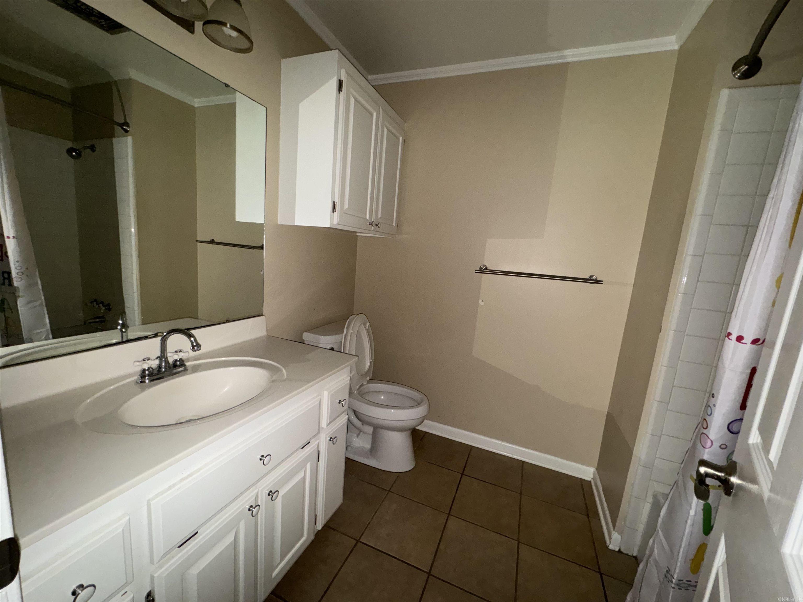 OAK PARK INSIDE - Residential