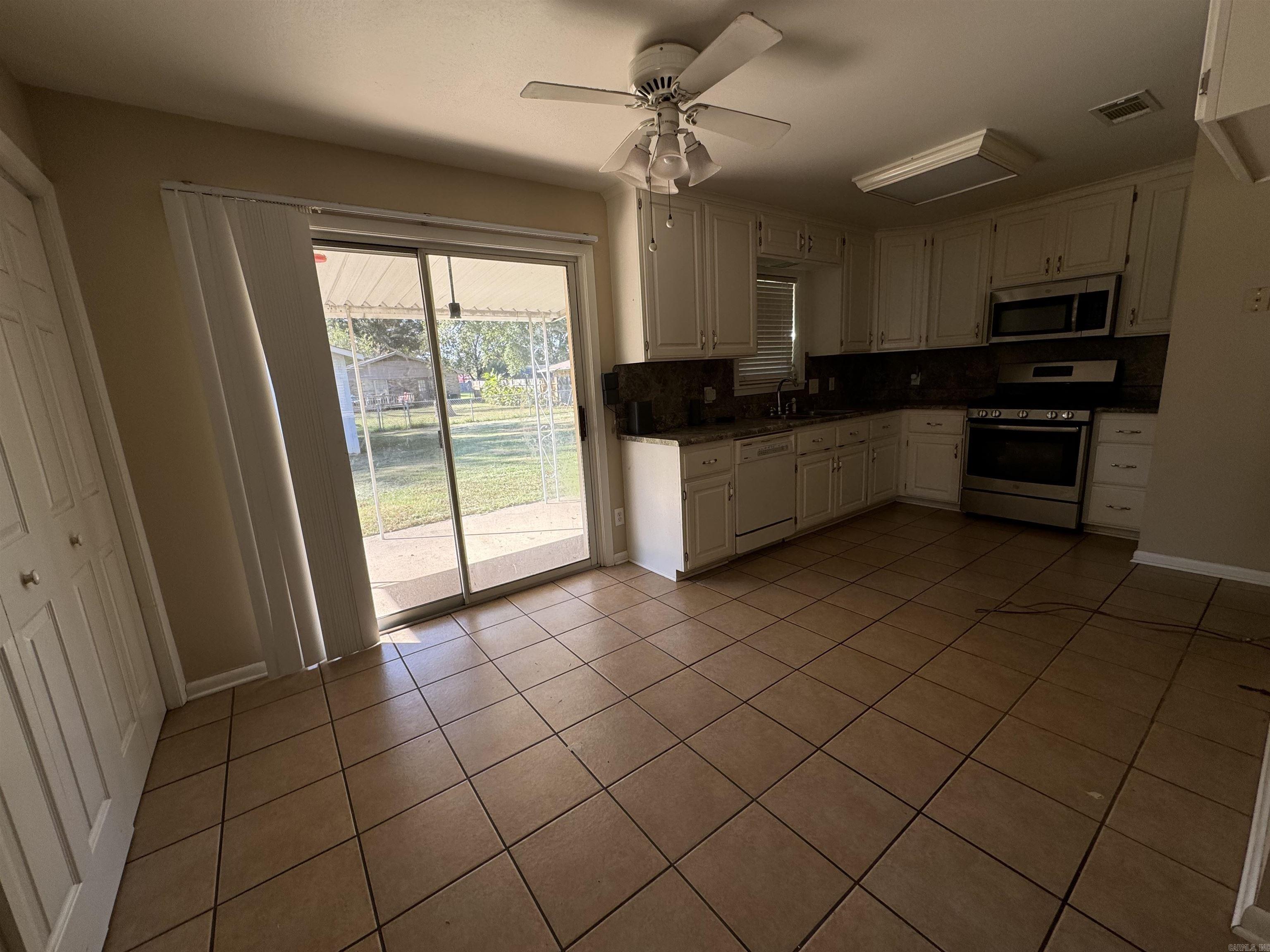 OAK PARK INSIDE - Residential