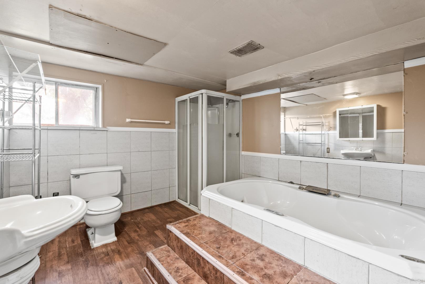 BROADVIEW - Residential