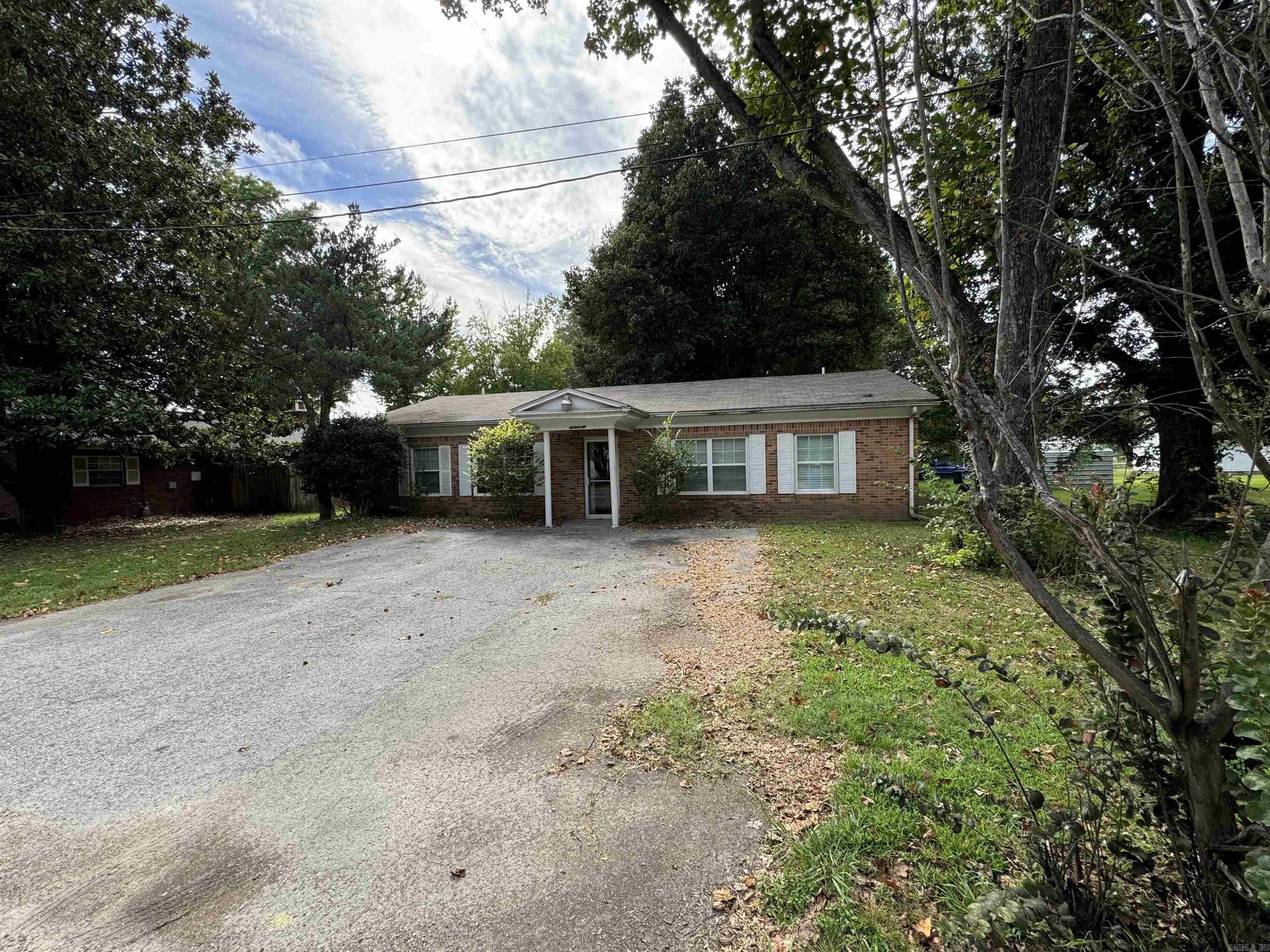 Looking for investment property give this property a look. This 1,464 sqft Duplex each side is 732 sqft of living space. The Duplex is 1 bedroom 1 bath on each side. The property is all electric and has new heat and air, plumbing, and electrical on both sides. The roof is appox 5 yrs old, water heater is 2 yrs old, Kitchen appliances stay with property. The back yard has been separately fenced. Each side rents for $475. Call today to take a look at this property!