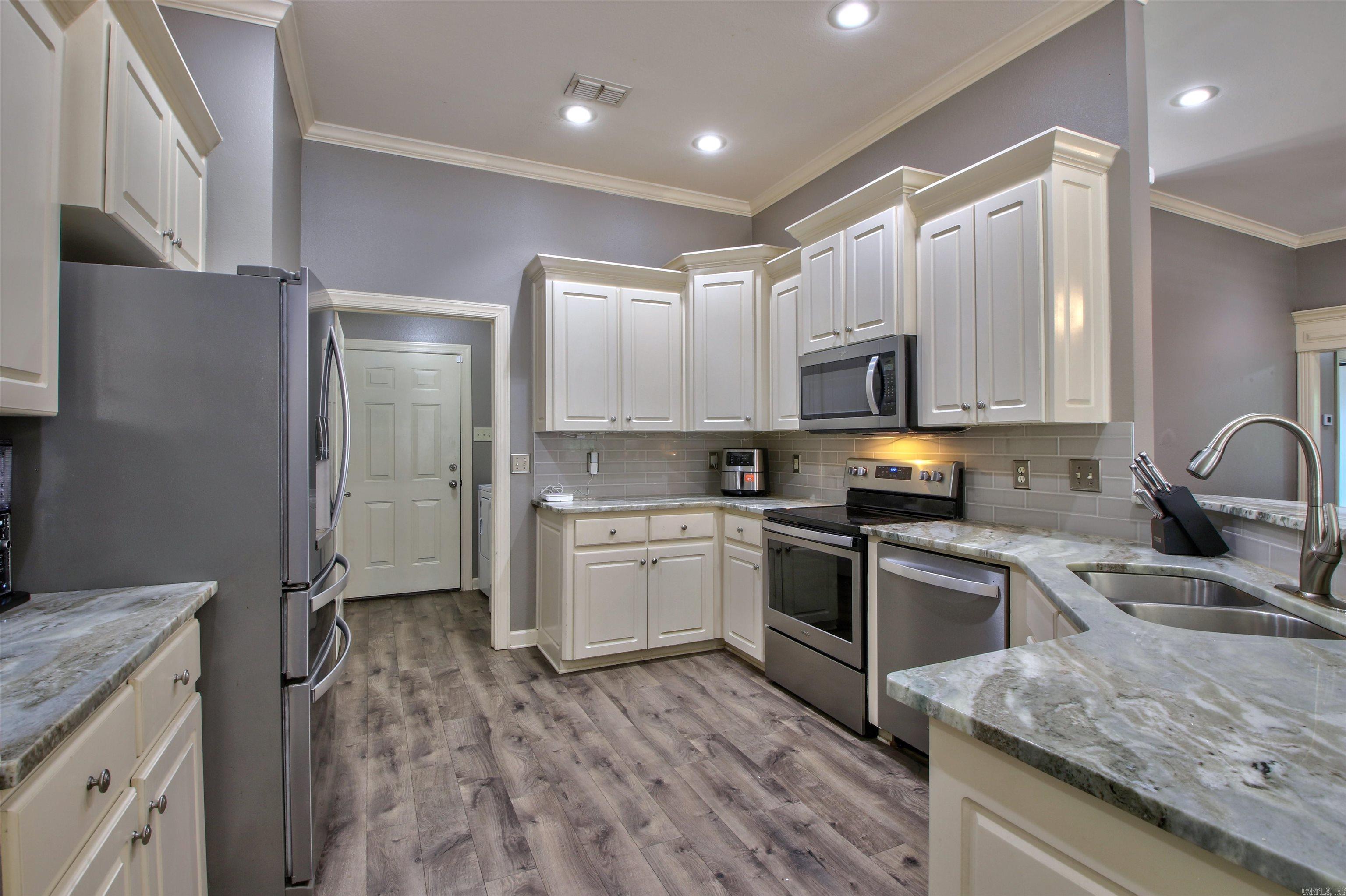 MAGNESS CREEK NORTH - Residential