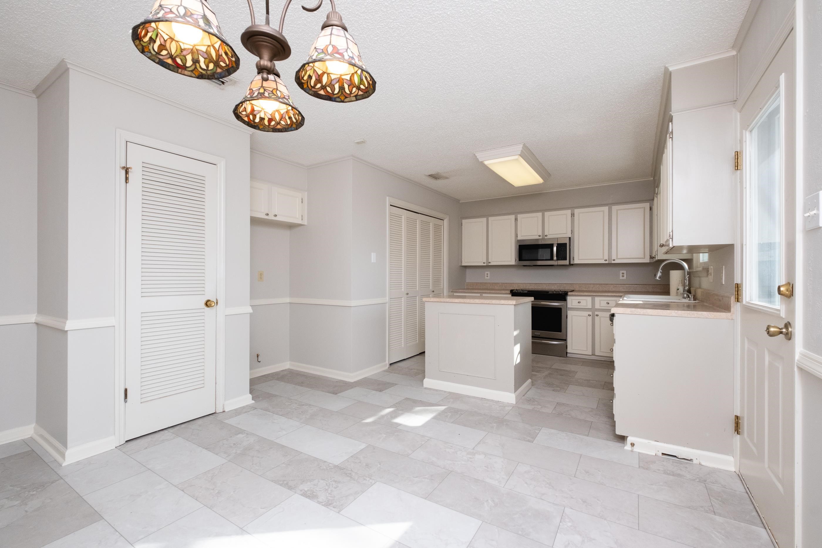 Marlowe Manor - Residential