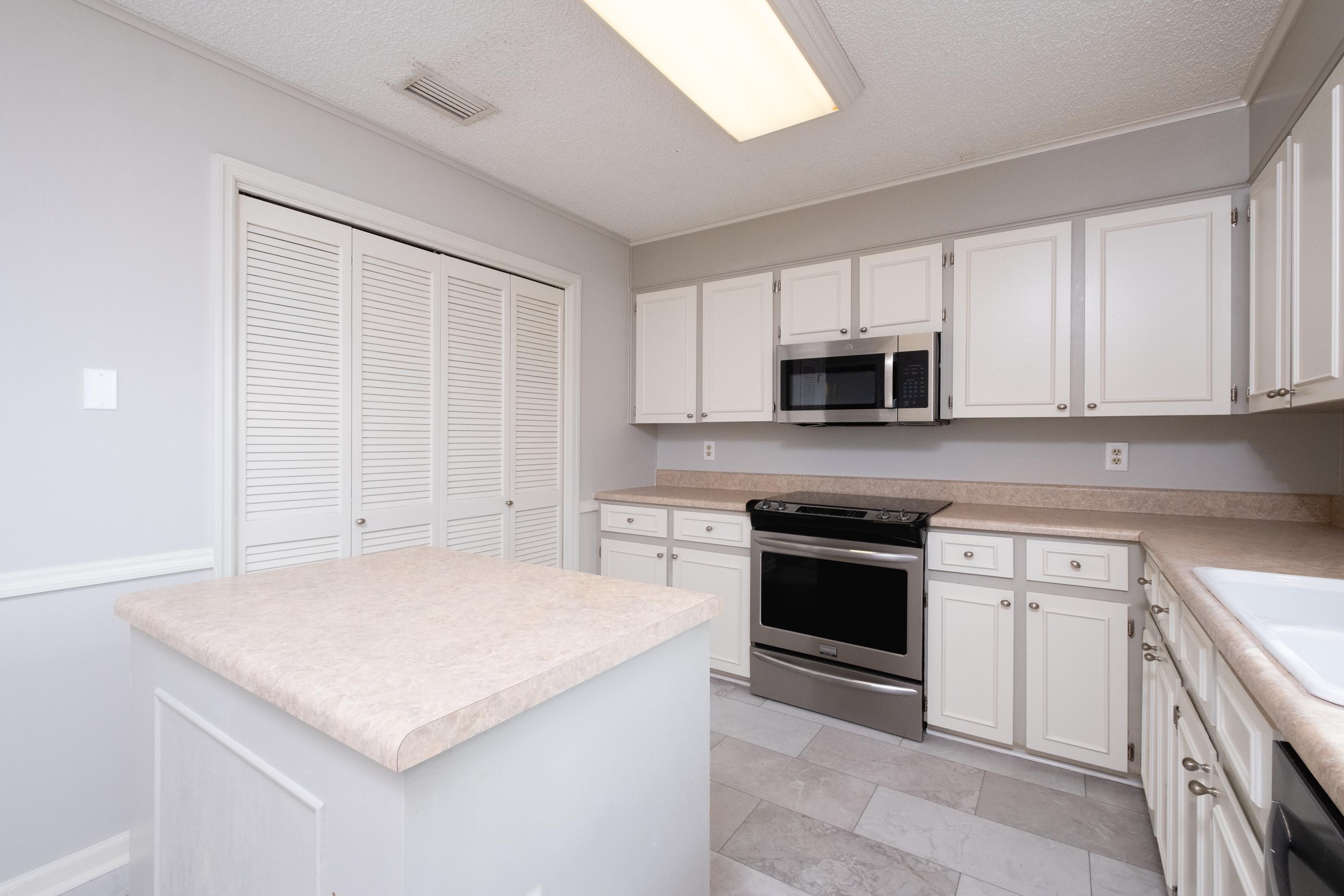 Marlowe Manor - Residential