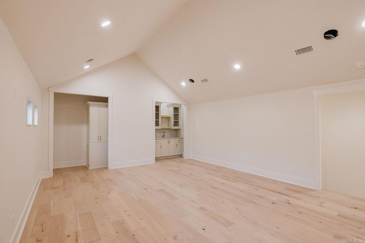 HAZEL OAK - Residential