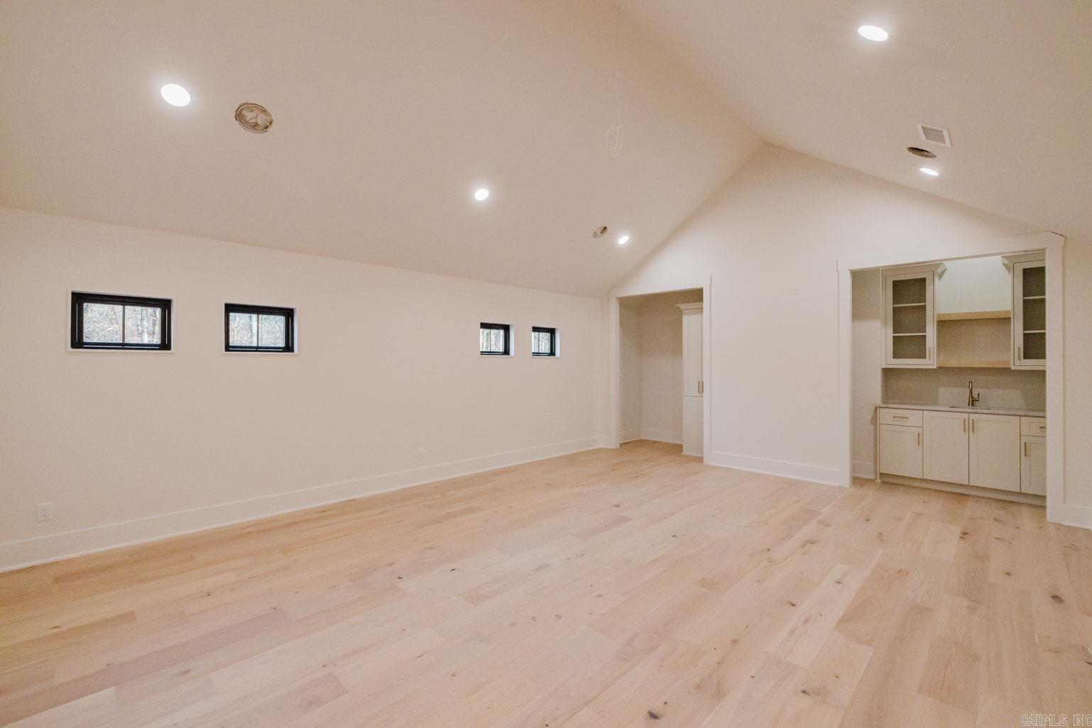 HAZEL OAK - Residential