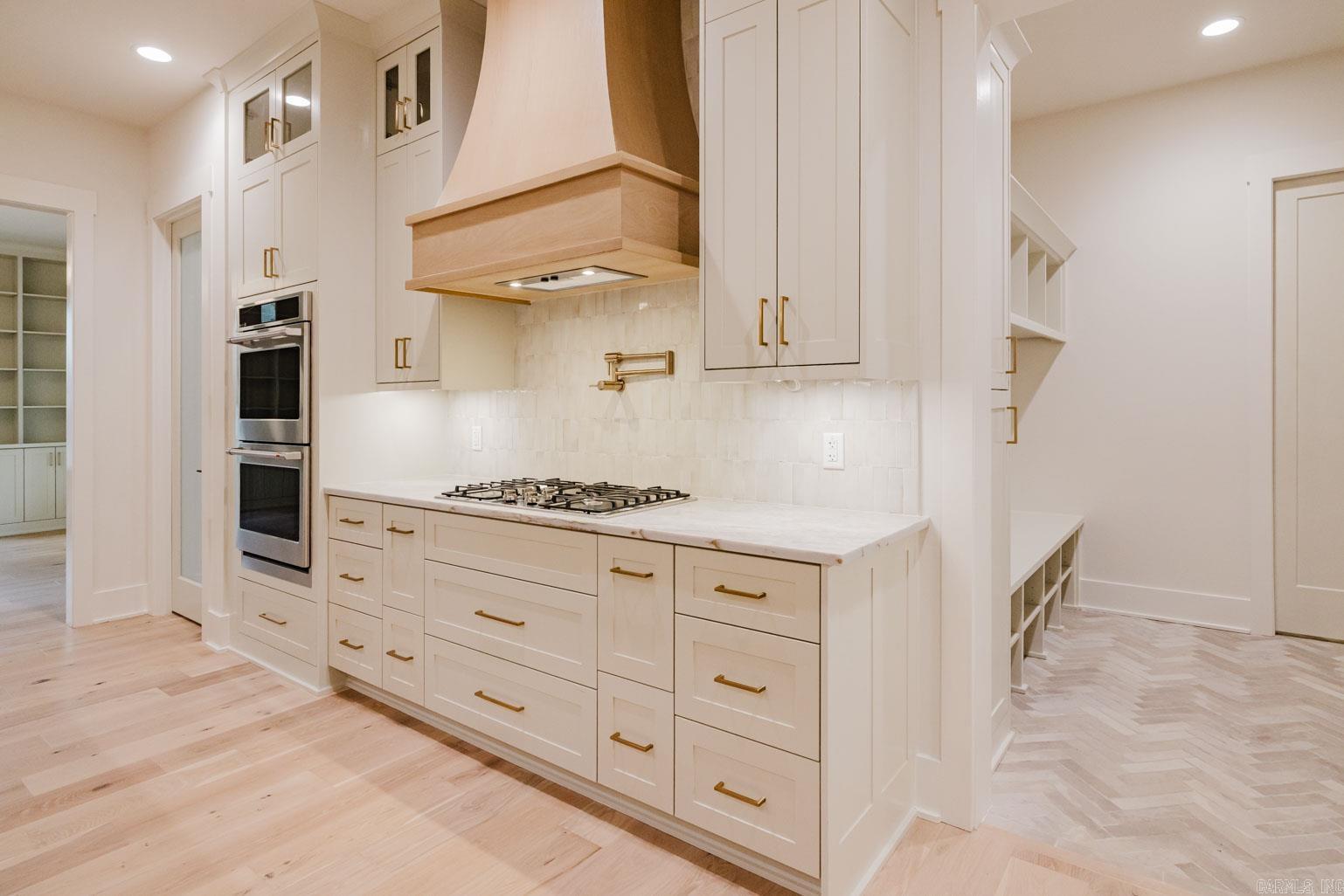 HAZEL OAK - Residential