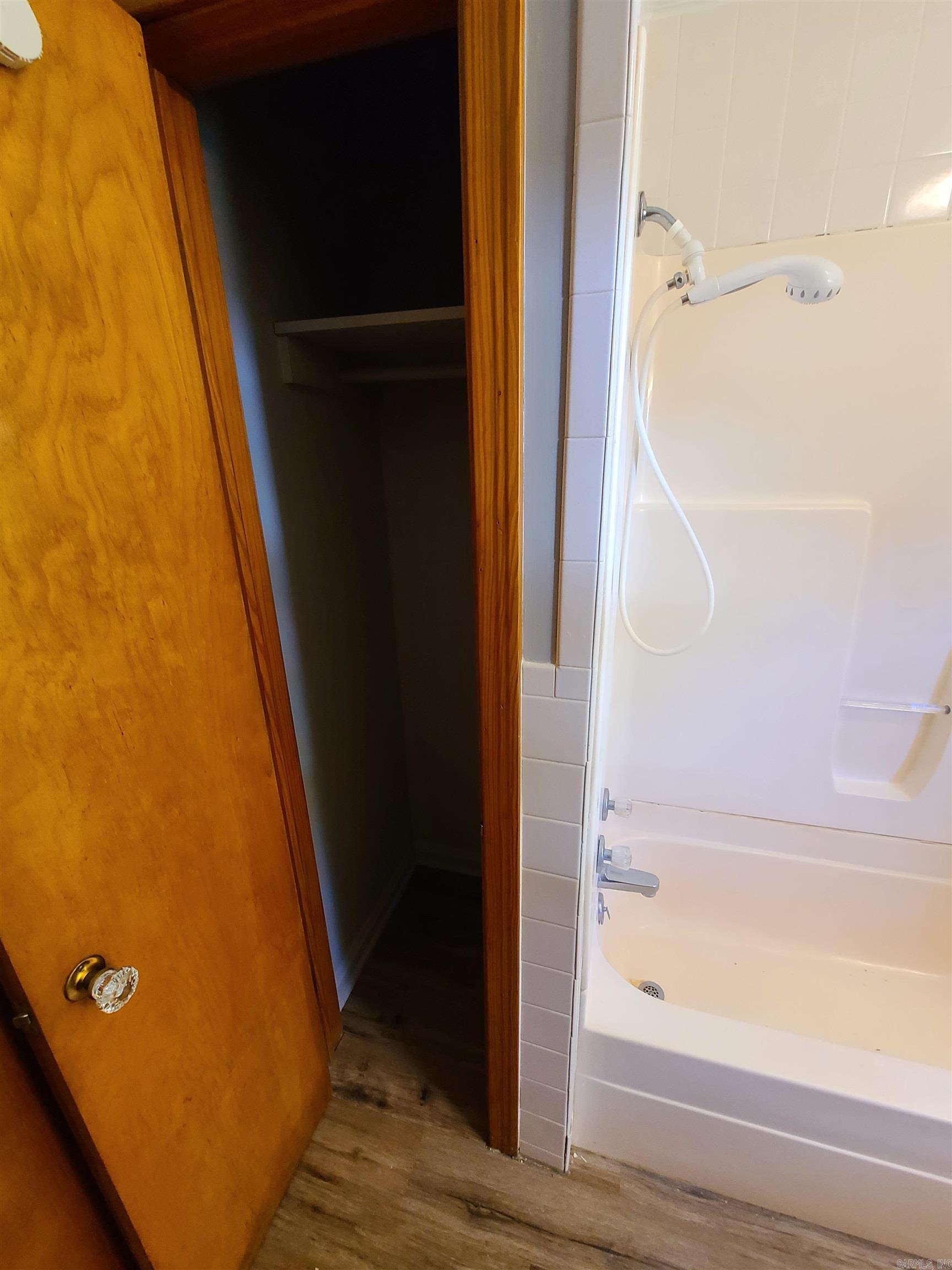 M&B PIGGOTT 2-20-8 - Residential