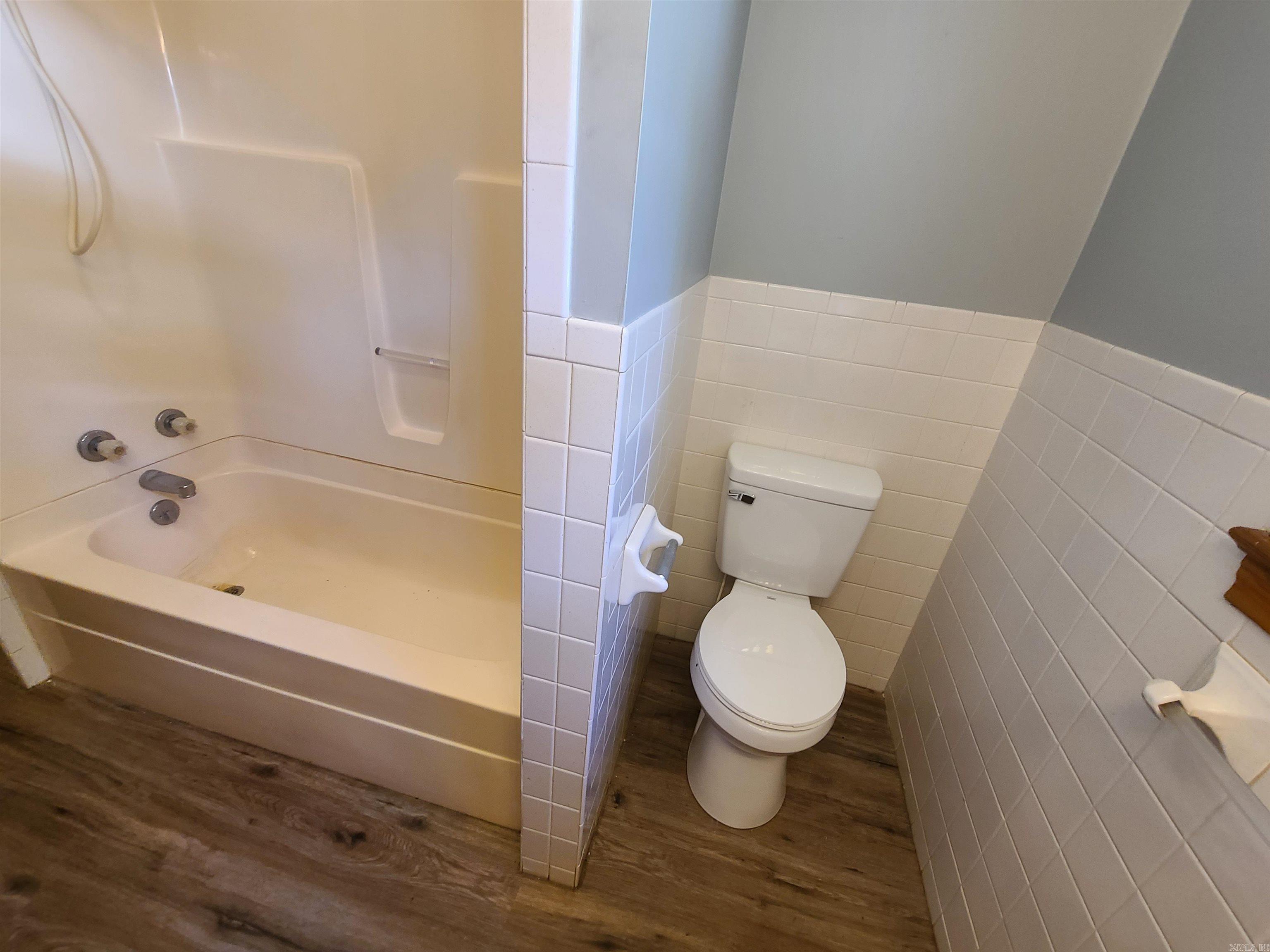 M&B PIGGOTT 2-20-8 - Residential