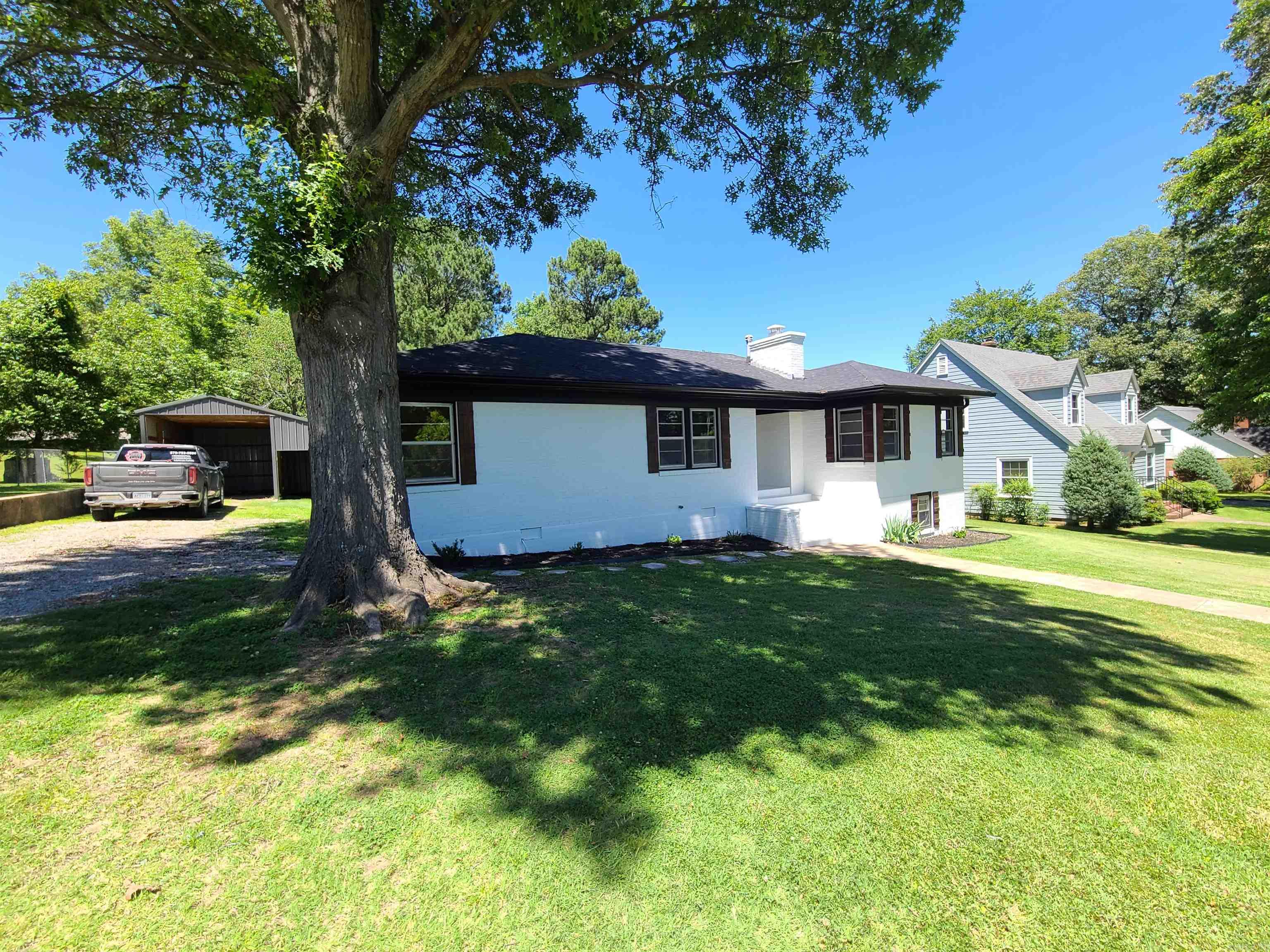 M&B PIGGOTT 2-20-8 - Residential